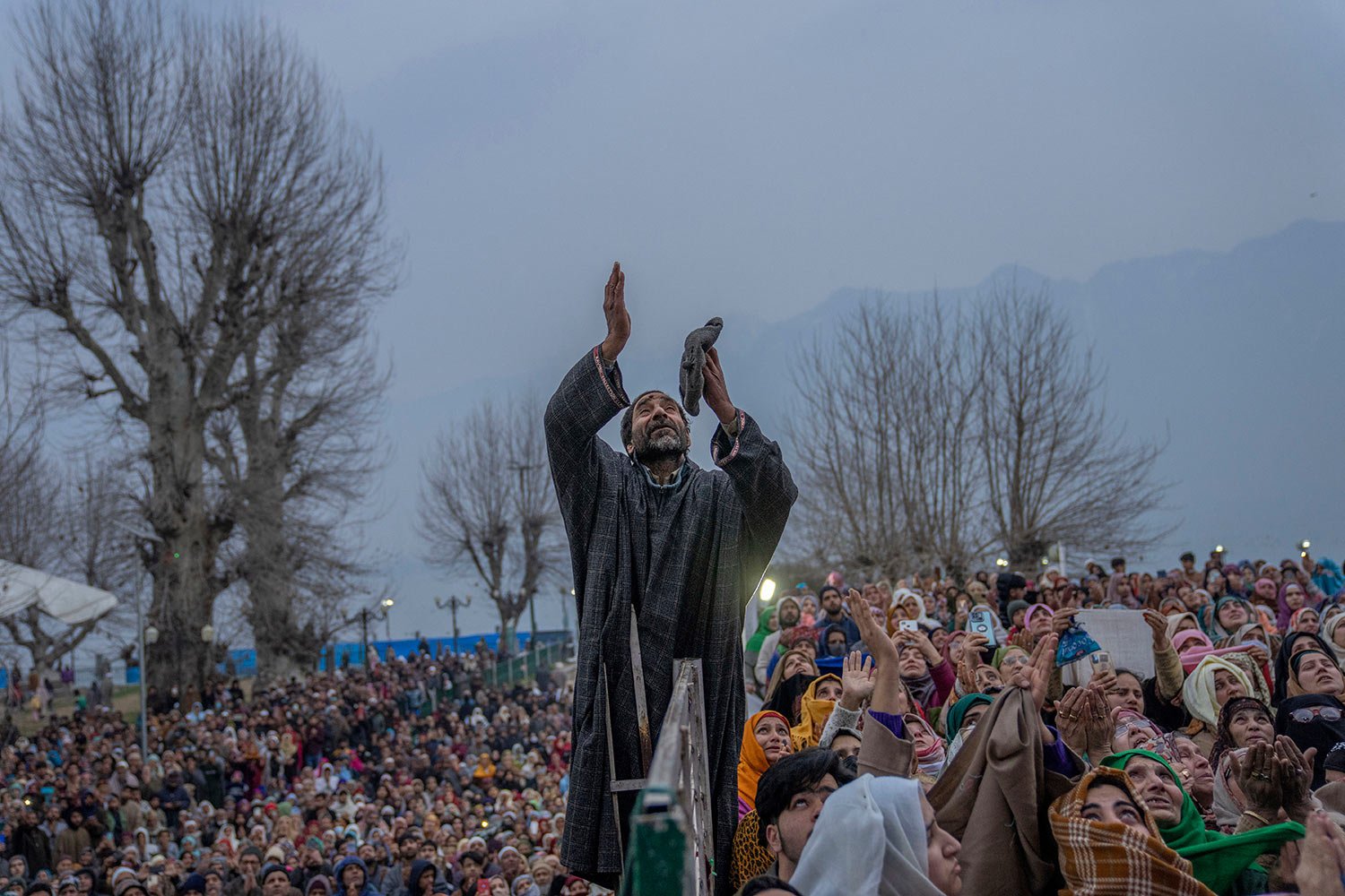  Kashmiri Muslims pray as the head priest displays a relic at the Hazratbal shrine on the occasion of Mehraj-u-Alam, believed to mark the ascension of Prophet Muhammad to heaven, in Srinagar, Indian-controlled Kashmir, Sunday, Feb. 19, 2023.  (AP Pho