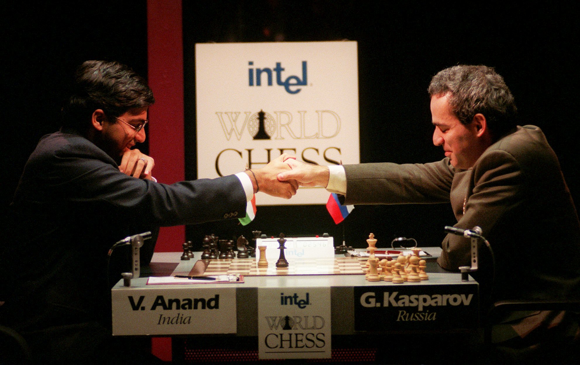  Viswanathan Anand, 25, of India, left,  and World Champion Garry Kasparov, 32, of Russia,  agree to a draw in the 17th game of the  Professional Chess Association Championship atop the World Trade Center in New York, Monday, Oct. 9, 1995.  Kasparov 