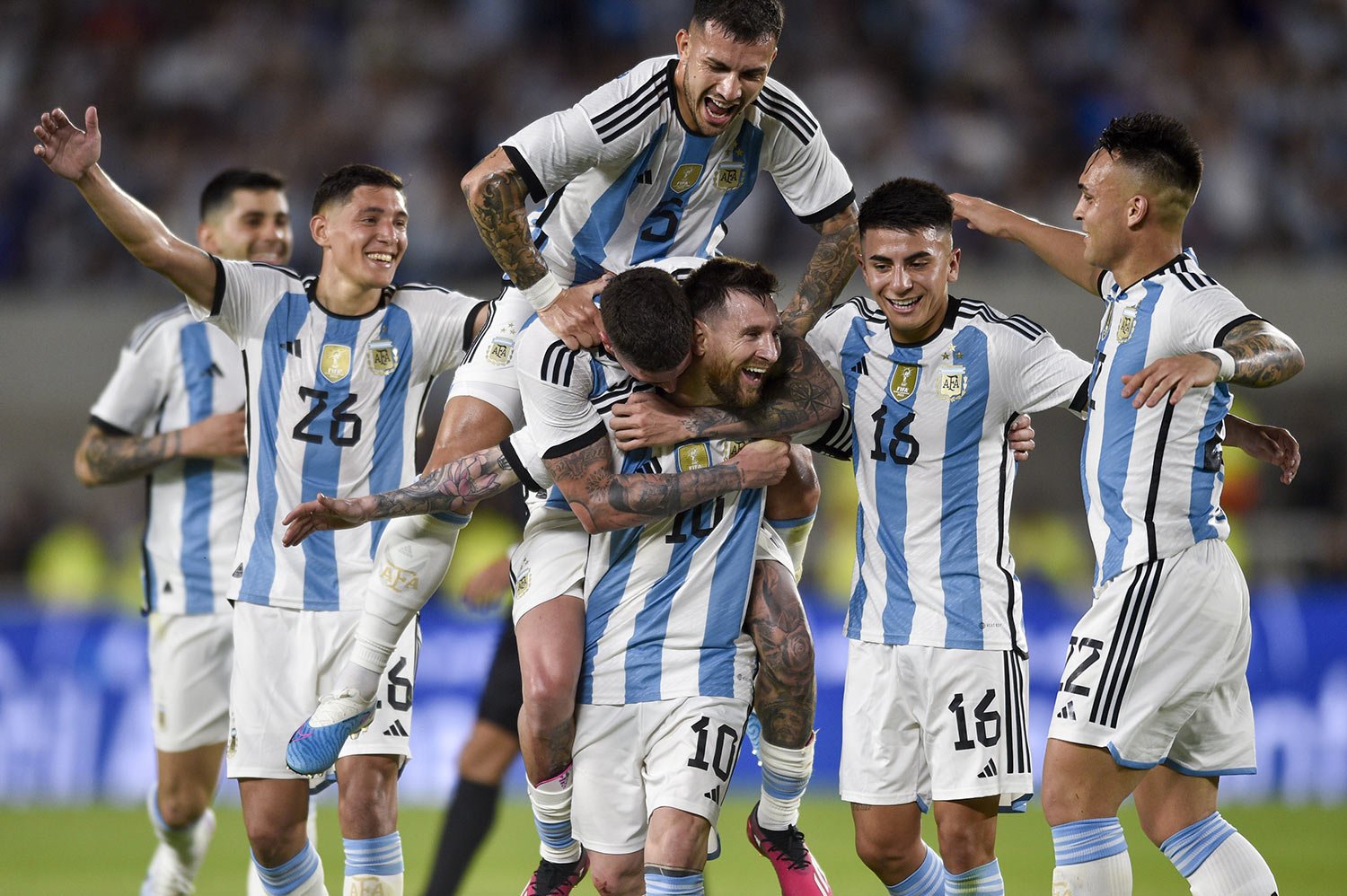  Argentina's Lionel Messi (10) celebrates with teammates after scoring his side's second goal against Panama at an international friendly soccer match in Buenos Aires, Argentina, March 23, 2023. (AP Photo/Gustavo Garello) 