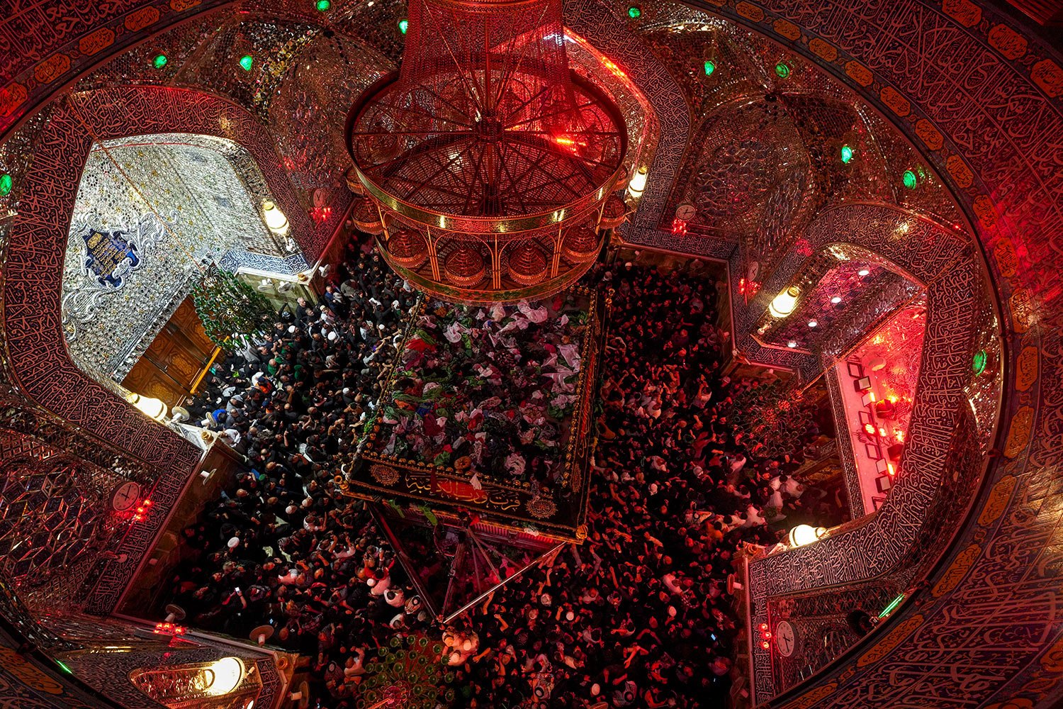  Shiite worshipers attend Laylat al-Qadr, or Qadr Night prayer during the holy Islamic month of Ramadan, in Najaf, Iraq, Tuesday, April 11, 2023 (AP Photo/Anmar Khalil) 