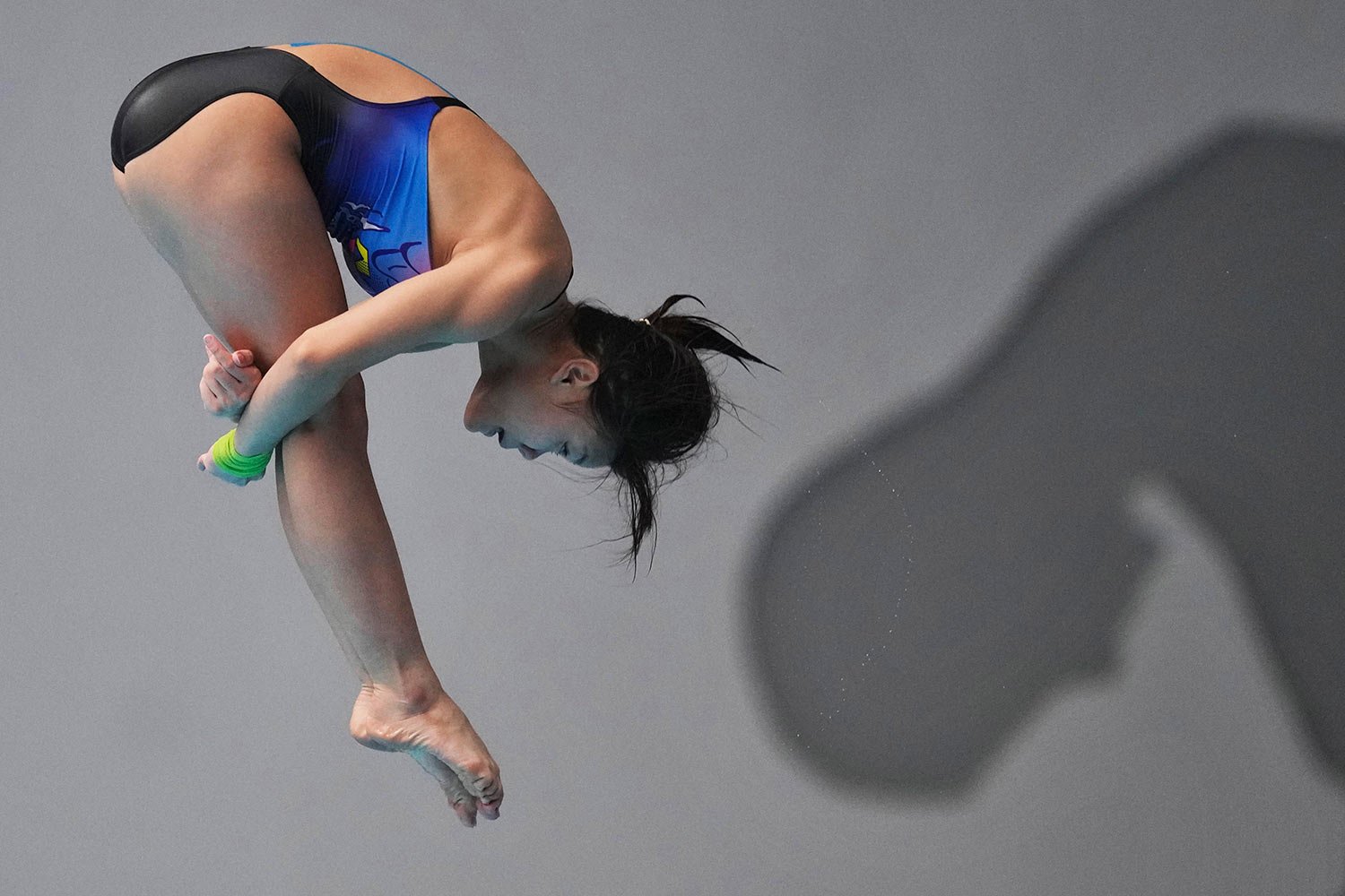 Vietnam's Buithi Honggiang competes in the women's 10-meter platform final diving competition during the 32nd Southeast Asian Games in Phnom Penh, Cambodia, Wednesday, May 10, 2023. (AP Photo/Tatan Syuflana) 
