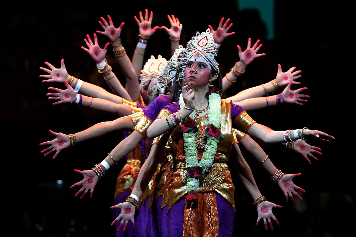  Dancers perform ahead of Indian Prime Minister Narendra Modi's arrival to attend an Indian community event at Qudos Bank Arena in Sydney, Australia, Tuesday, May 23, 2023.  (AP Photo/Mark Baker) 