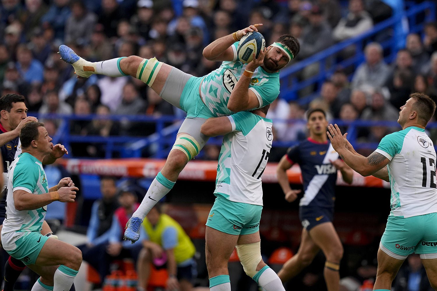  South Africa's Jean Kleyn holds the ball during a rugby test match against Argentina in Buenos Aires, Argentina, Aug. 5, 2023. (AP Photo/Natacha Pisarenko) 