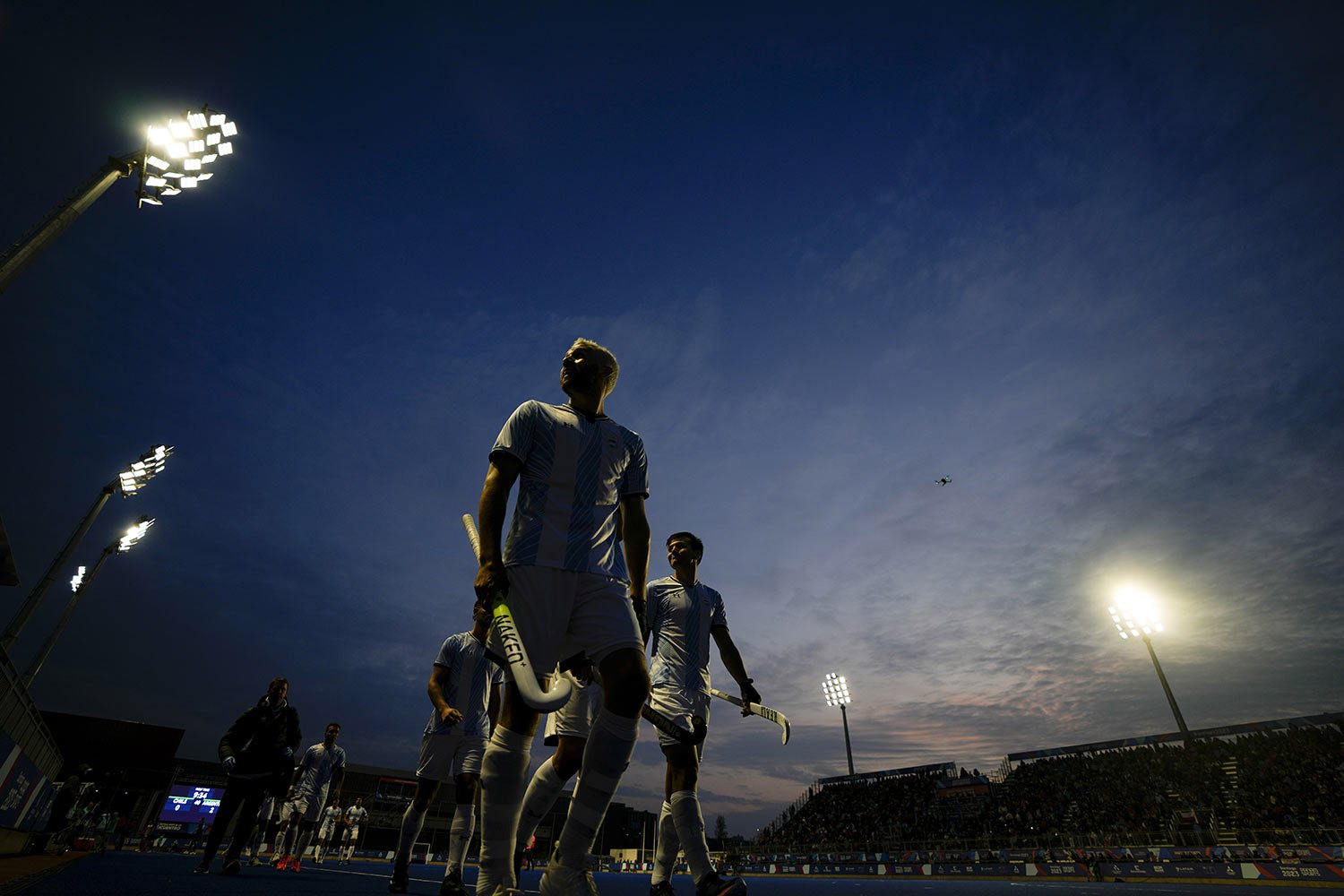  Argentina's players head to the locker room at the half of a men's team field hockey match against Chile at the Pan American Games in Santiago, Chile, Oct. 27, 2023. (AP Photo/Matias Delacroix) 