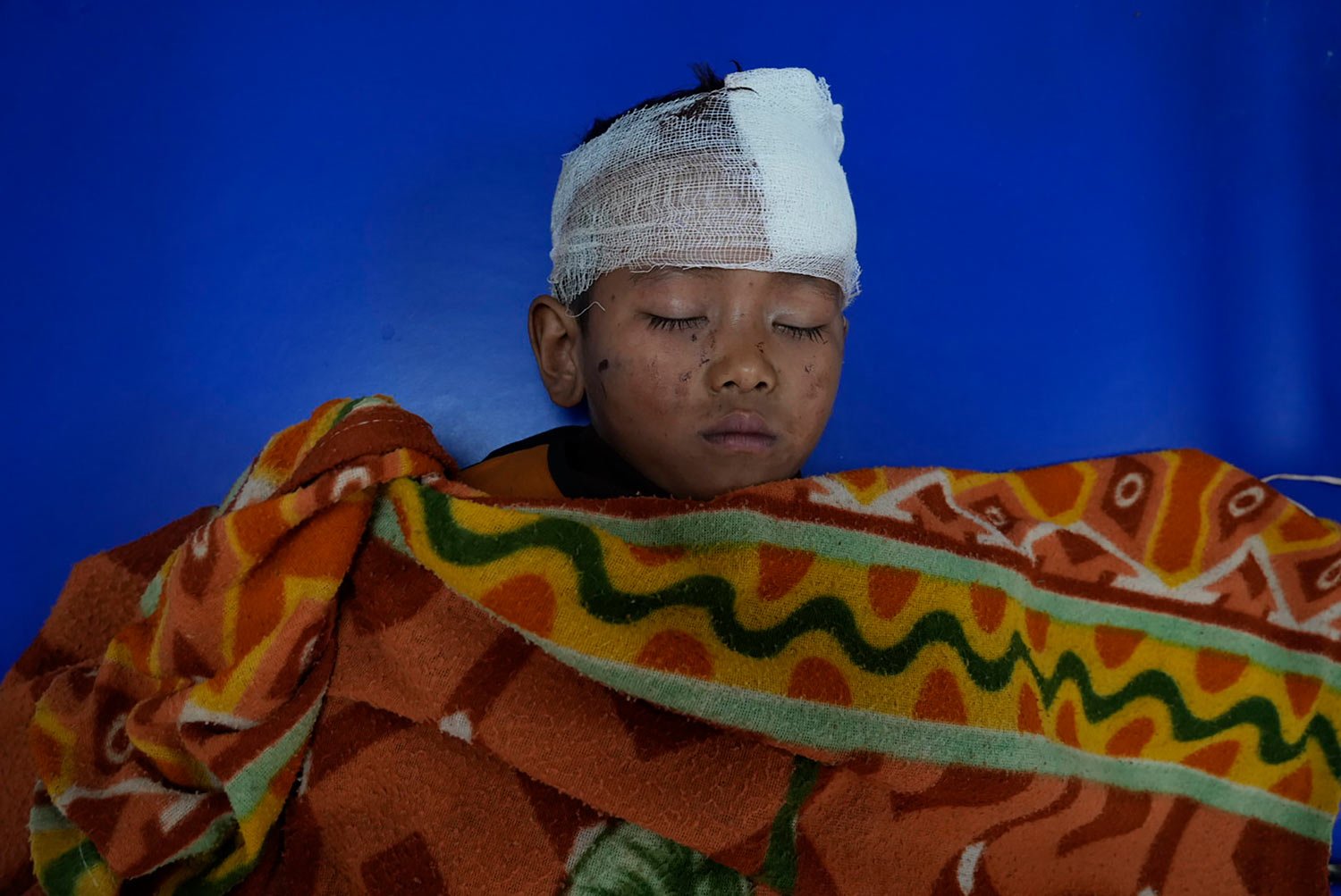  A young earthquake victim receives treatment at Bheri hospital in Nepalgunj, Nepal, Saturday, Nov. 4, 2023. (AP Photo/Niranjan Shrestha) 