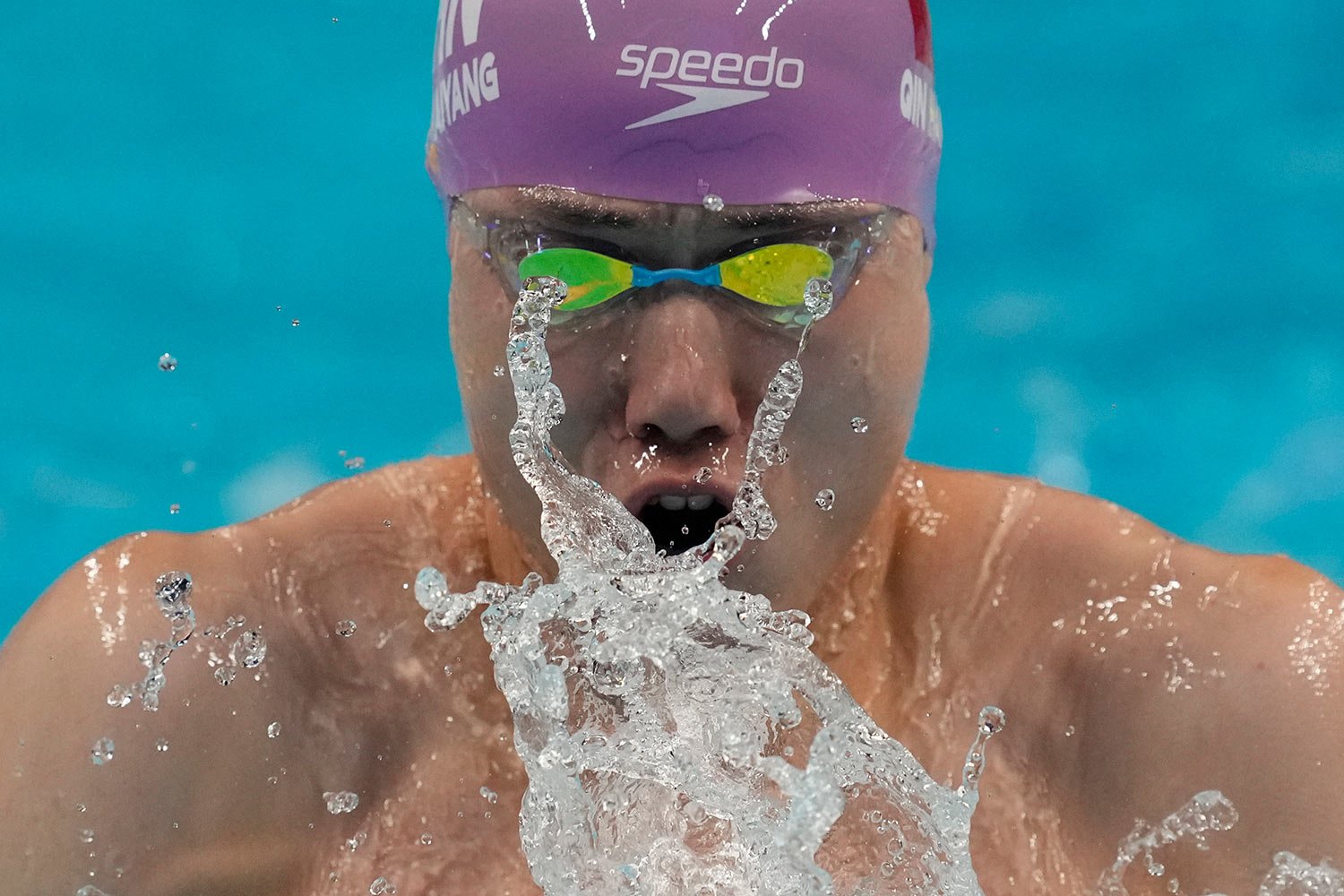  China's Qin Haiyang competes during the men's 4x100m medley relay swimming final at the 19th Asian Games in Hangzhou, China, Tuesday, Sept. 26, 2023. (AP Photo/Lee Jin-man) 