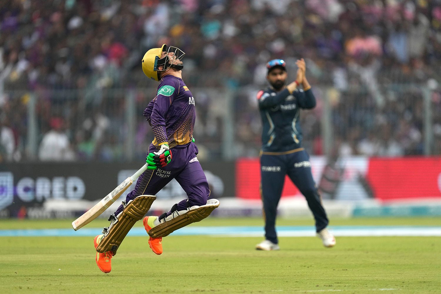  Kolkata Knight Riders' cricketer Rahmanullah Gurbaz celebrates after scoring his fifty runs during the Indian Premier League cricket match against Gujarat Titans, in Kolkata, India, Saturday, April 29, 2023. (AP Photo/Bikas Das ) 