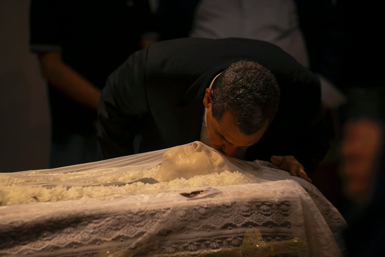  Brazil's former soccer player Zinho pays his final respects to former Brazilian soccer coach and player Mario Zagallo, during a funeral service at the Brazilian Football Confederation headquarters in Rio de Janeiro, Brazil, Jan. 7, 2024. Zagallo, wh