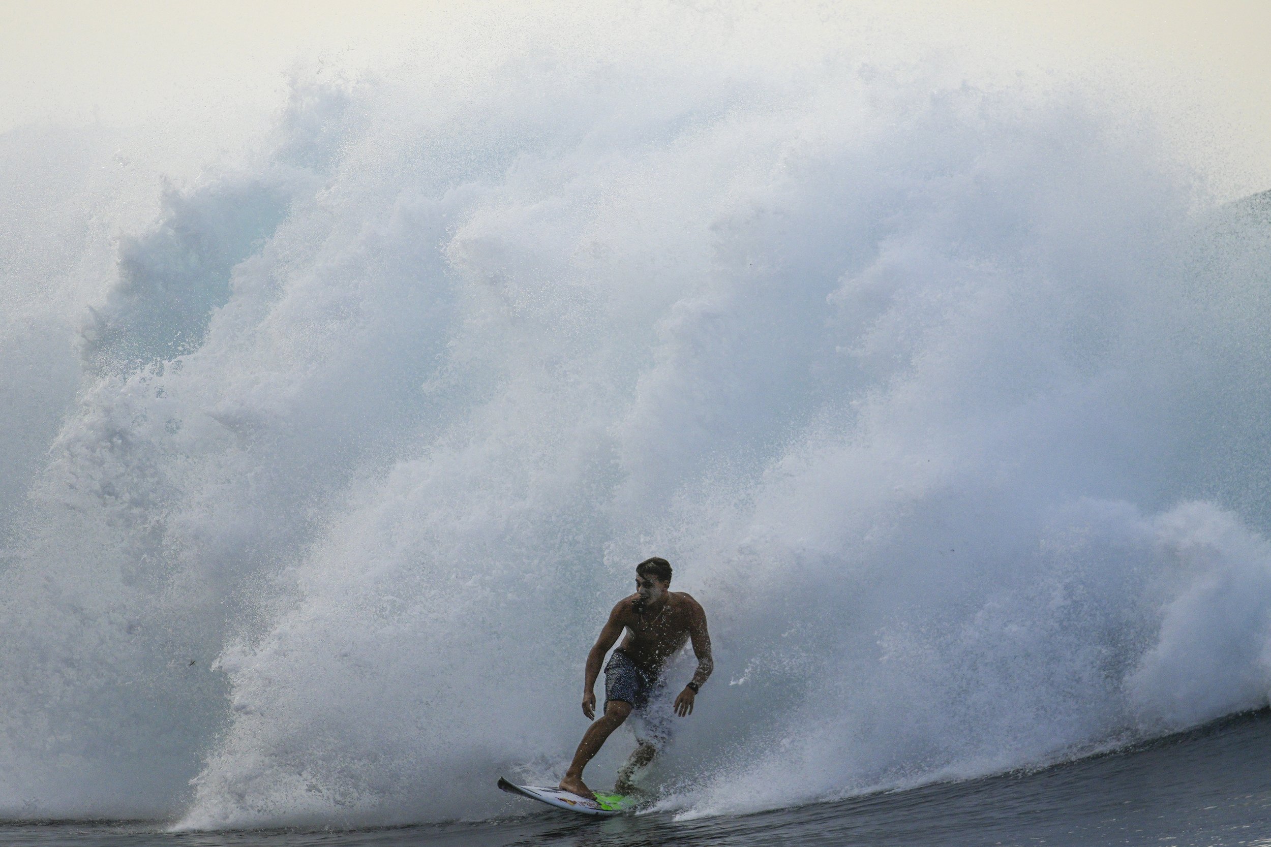  Tahitian-born surfer Kauli Vaast rides a wave in Teahupo'o, Tahiti, French Polynesia, Sunday, Jan. 13, 2024. (AP Photo/Daniel Cole)    