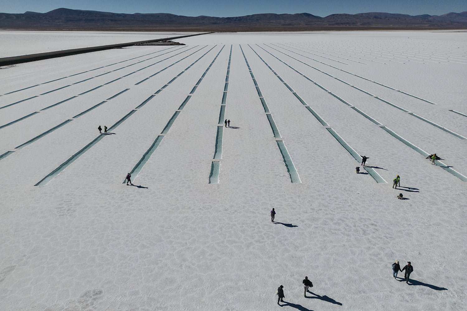  Tourists gather in the Salinas Grandes salt flats in Jujuy, Argentina, April 25, 2023. (AP Photo/Rodrigo Abd) 