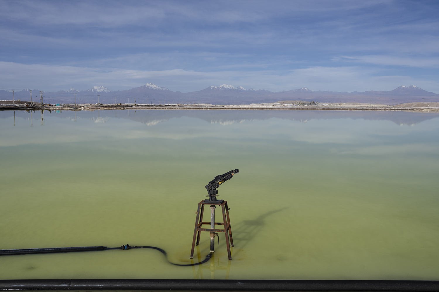  Brine evaporates from pools at the lithium extraction plant facilities of the SQM Lithium company near Peine, Chile, April 18, 2023. (AP Photo/Rodrigo Abd) 