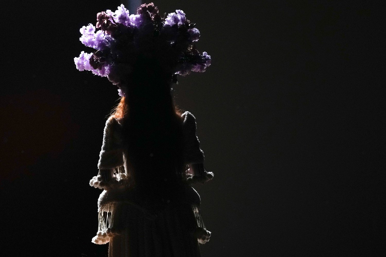  A model wears a creation from the Renata Buzzo collection during Fashion Week in Sao Paulo, Brazil, April 11, 2024. (AP Photo/Andre Penner) 