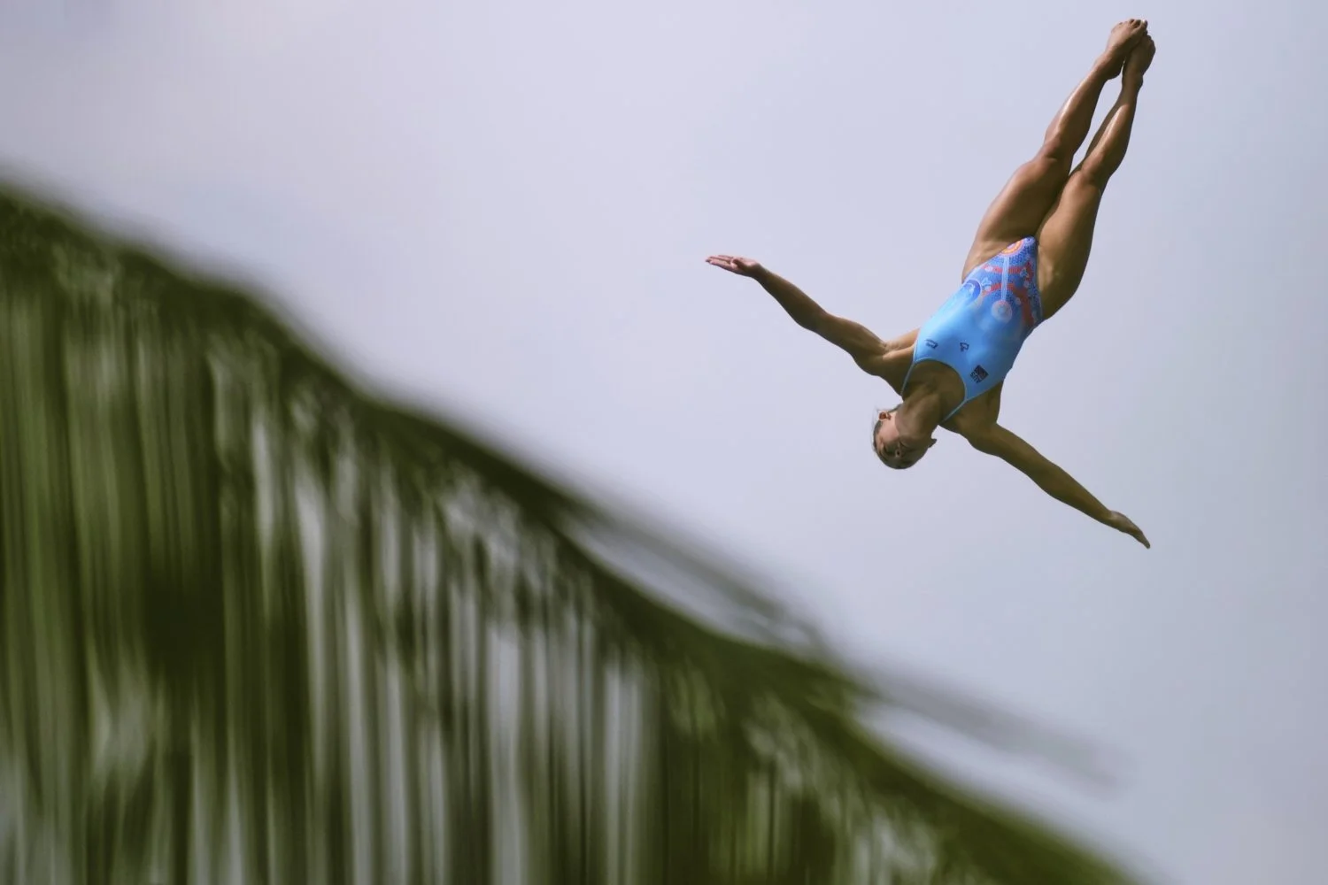 Xantheia Pennisi of Australia competes in the women's 20m platform semifinal at the World Aquatics Championships, in Singapore, Friday, July 25, 2025. (AP Photo/Vincent Thian)