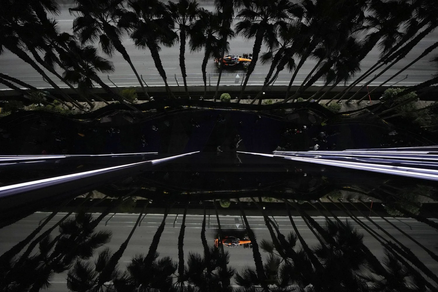  McLaren driver Oscar Piastri of Australia drives during a practice session at the F1 Las Vegas Grand Prix auto race , Thursday, Nov. 20, 2025 in Las Vegas. (AP Photo/John Locher) 