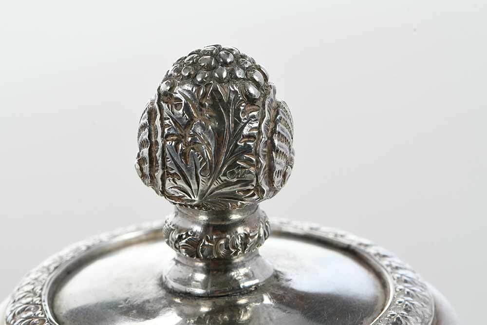 Hartwell-Cocke-sterling-silver-service-detail