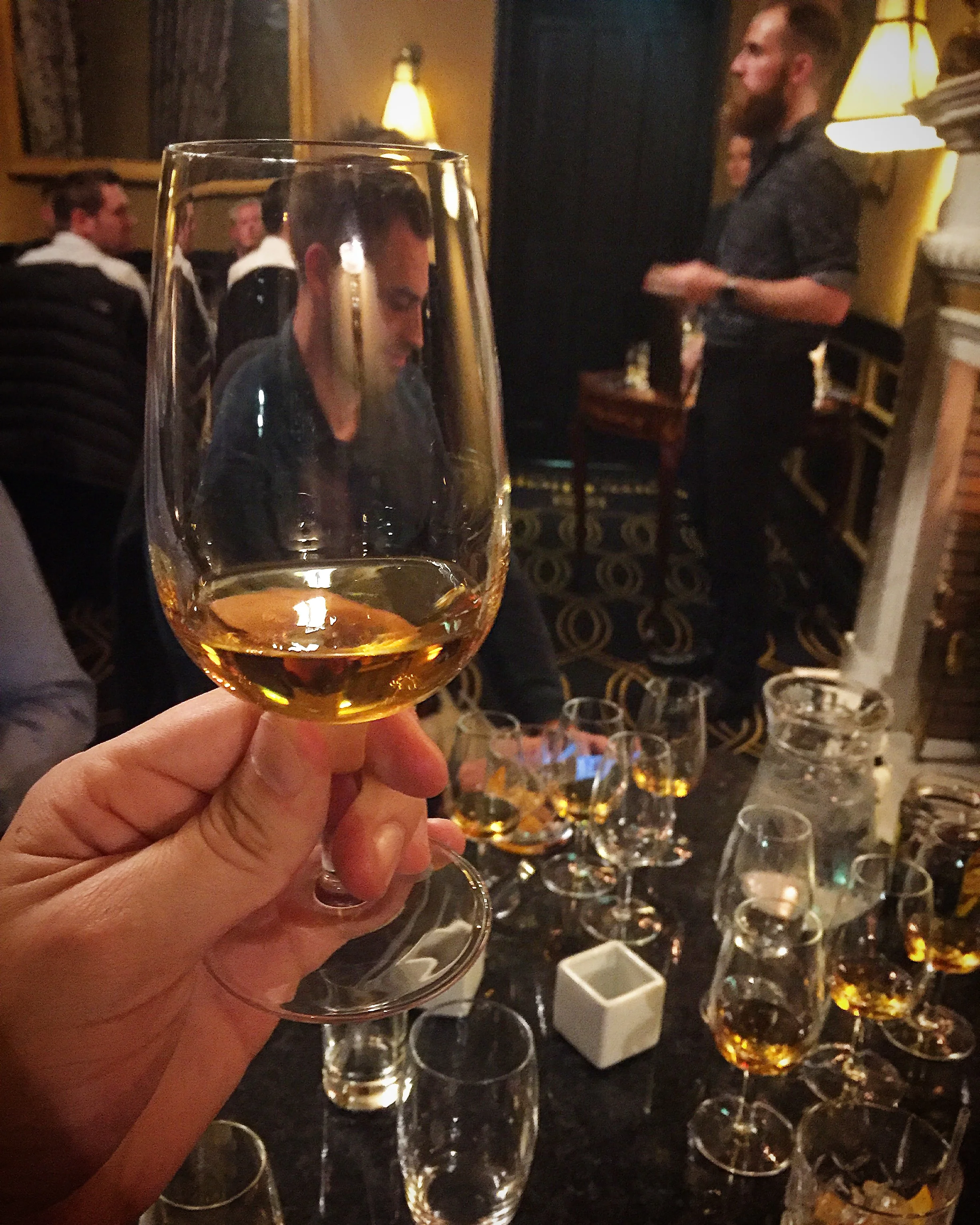 straight_serve_whiskey_powers_irish_whiskey_merchant_hotel_belfast_ni_explorer_niexplorer.jpg