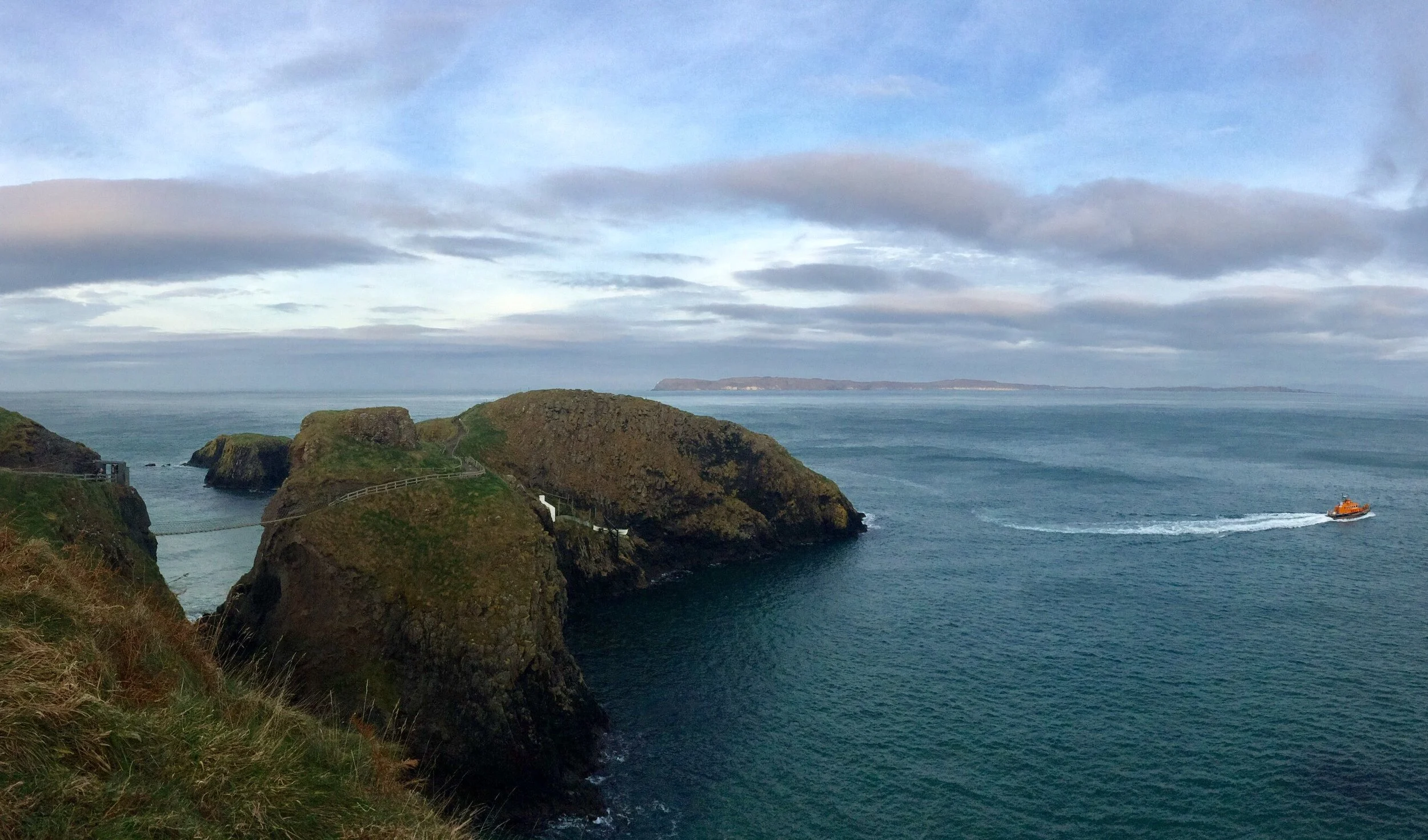 carrick_a_rede_rope_bridge_causeway_northern_ireland_ni_explorer.jpg