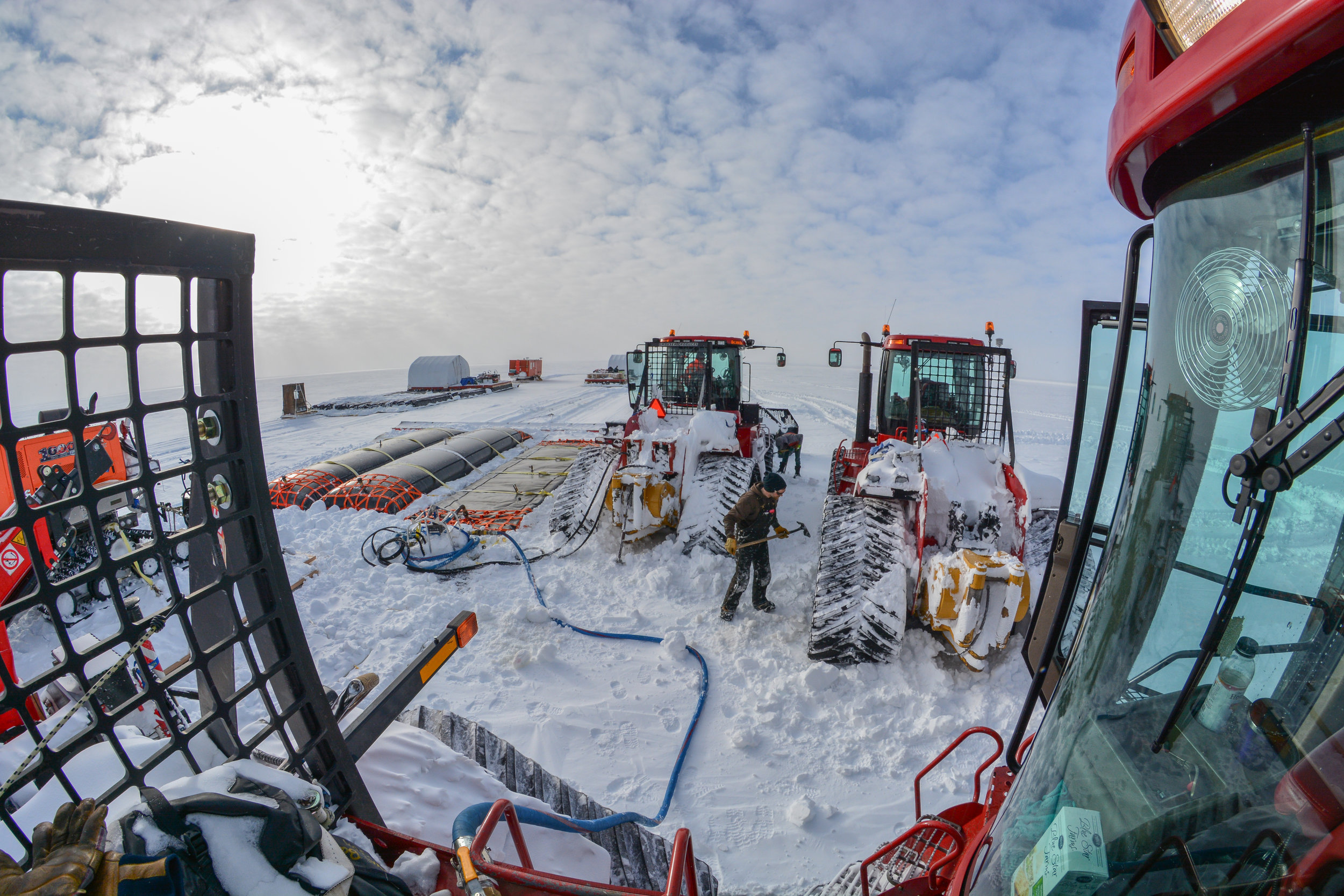 GL-GrIT-Icecap-Refueling.jpg