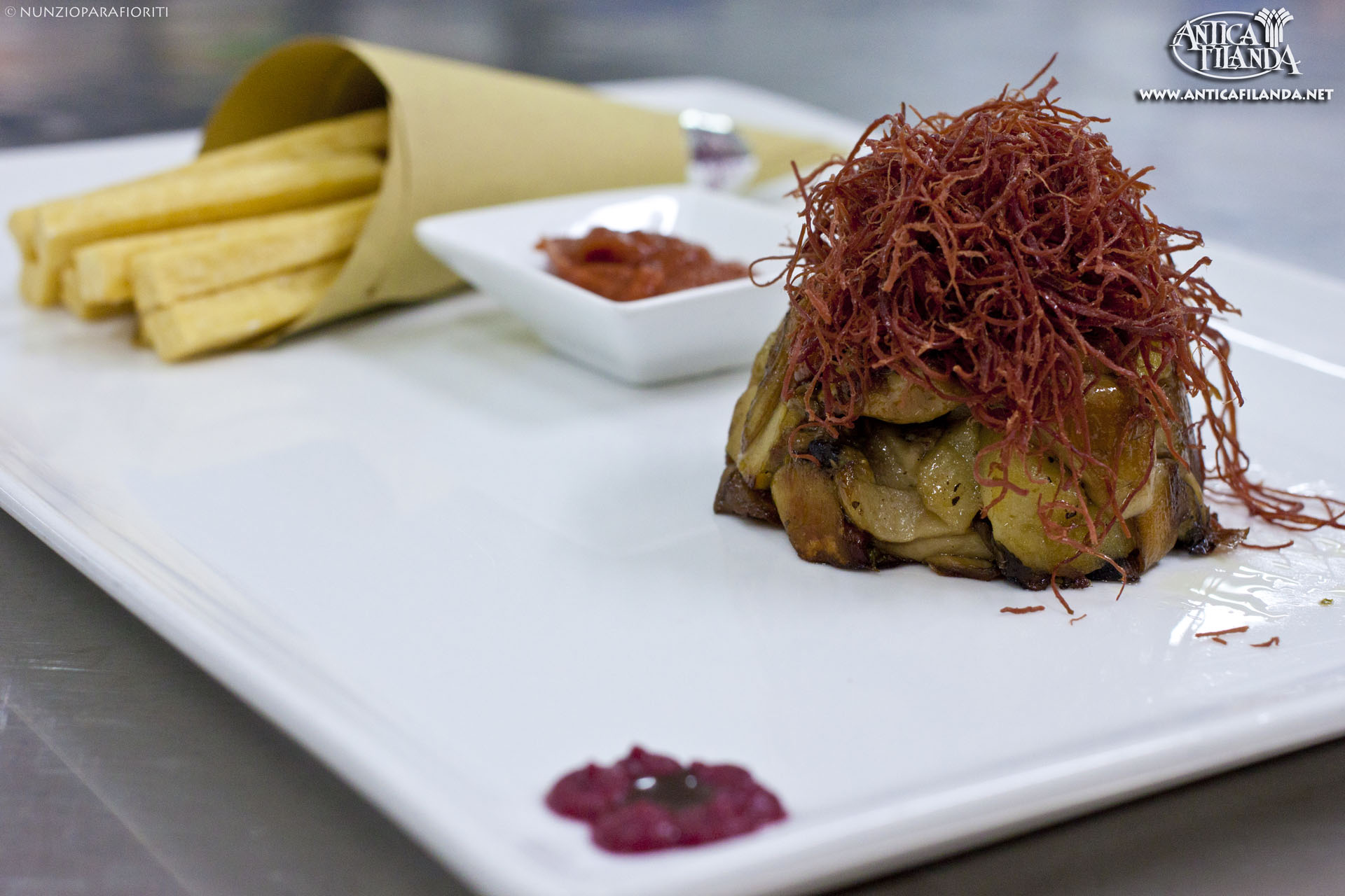 funghi e patate con sfilacci e panella.jpg