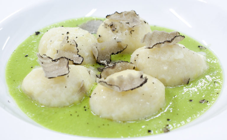 gnocchi-piselli-antica-filanda-messina-caprileone-nuccia-triscali-tradizione-ricetta-cucina-bio-768x475.jpg