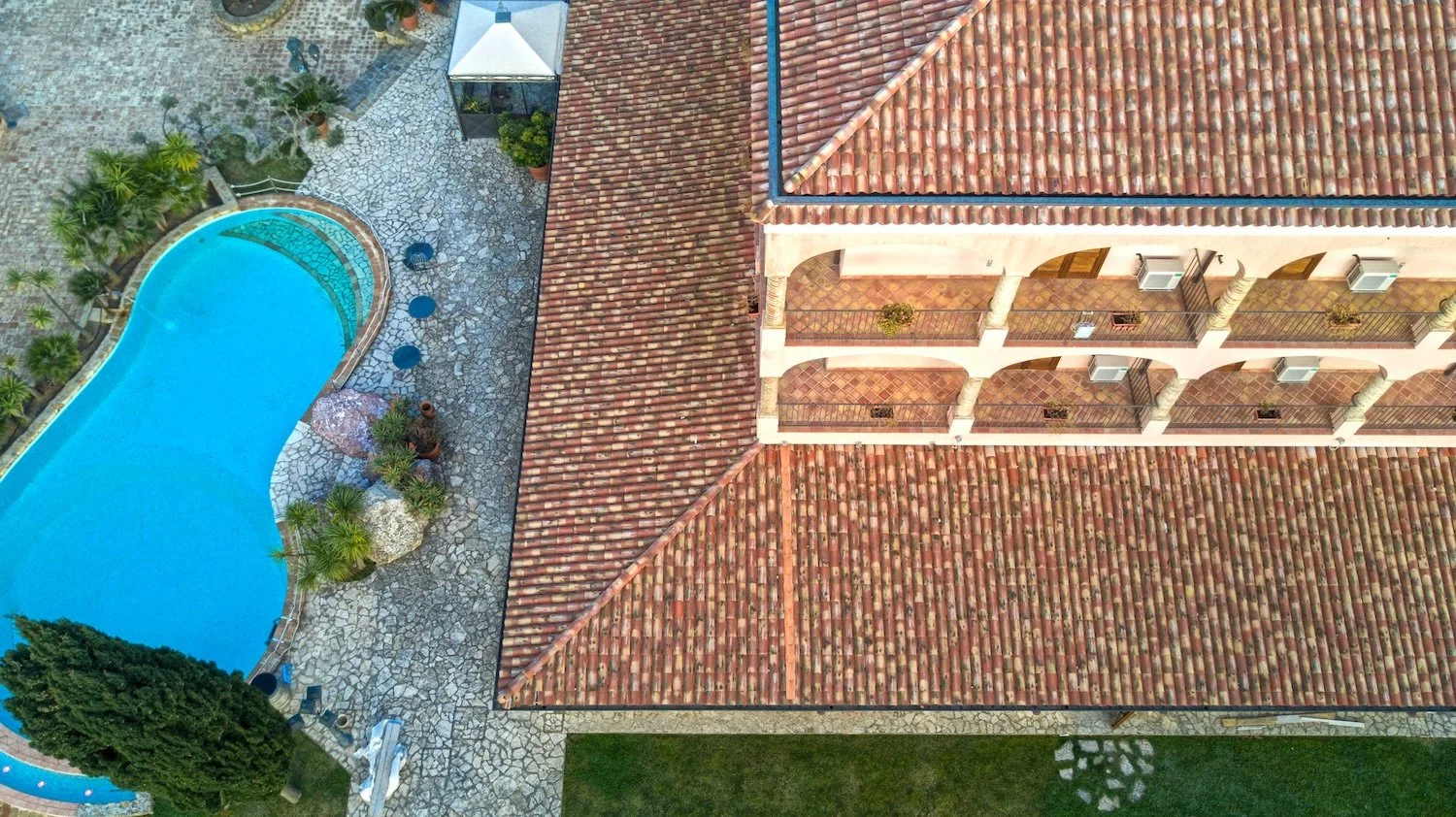 HOTEL - 7.jpg