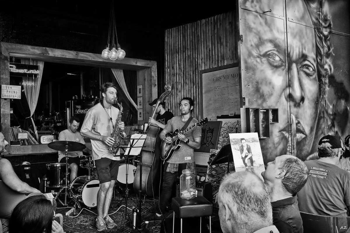 Jazz ensemble in Kensington Market - Toronto ONTARIO