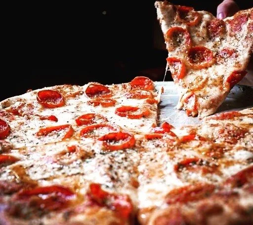 Happy National Pizza Day‼️ Isn&rsquo;t every day pizza day though?! 🤤 We&rsquo;ve rounded up a list of a few of our pizza spots- in order to celebrate today: 
🍕 @georgiospizzaandpasta: Hand tossed, New York style pizza made from family recipes. Must try: The Bianca 
🍕 @grantspizzahouse: A wide variety of signature pizzas, made with the finest ingredients and also offers gluten free rice or cauliflower crust. Must try: any pizza with the Everything Bagel crust 🤤
🍕 @krusemuerrestaurants: made with their famous bread- need we say more?! Must try: The Rocky&rsquo;s Creation 
🍕 @tooraloorochester : Neapolitan Style thin crust pizza. Must try: Johnny P 
🍕 @park_600: Fresh from their wood-burning oven, complete with bubbling cheese and curled pepperoni! 
🍕For your classic pizza delivery @hungryhowies &amp; @dominos 

There are so many other favorites, drop your favs👇🏻

#nationalpizzaday #downtownrochestermi #eatlocal #pizza #pizzapizzapizza #foodiefebruary