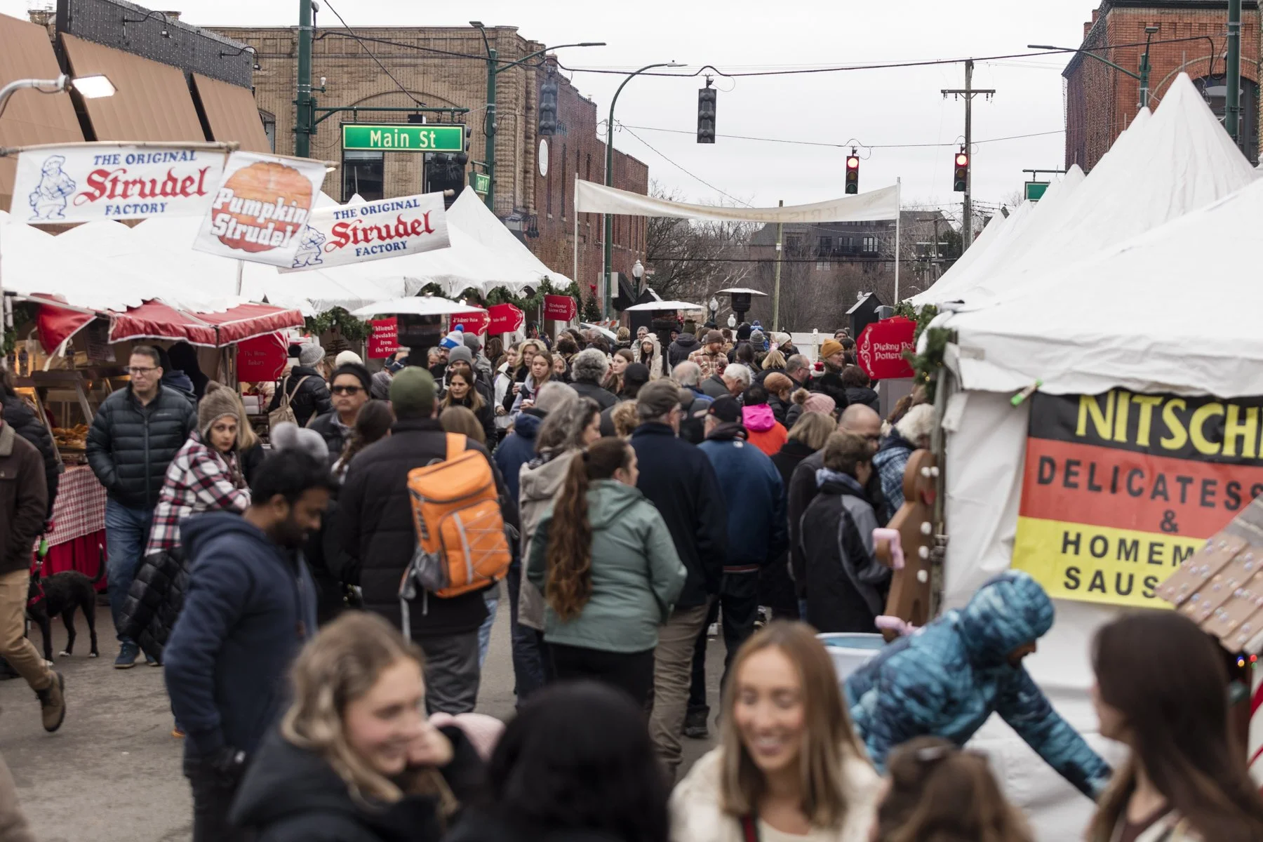 KringleMarket23-7201.jpg