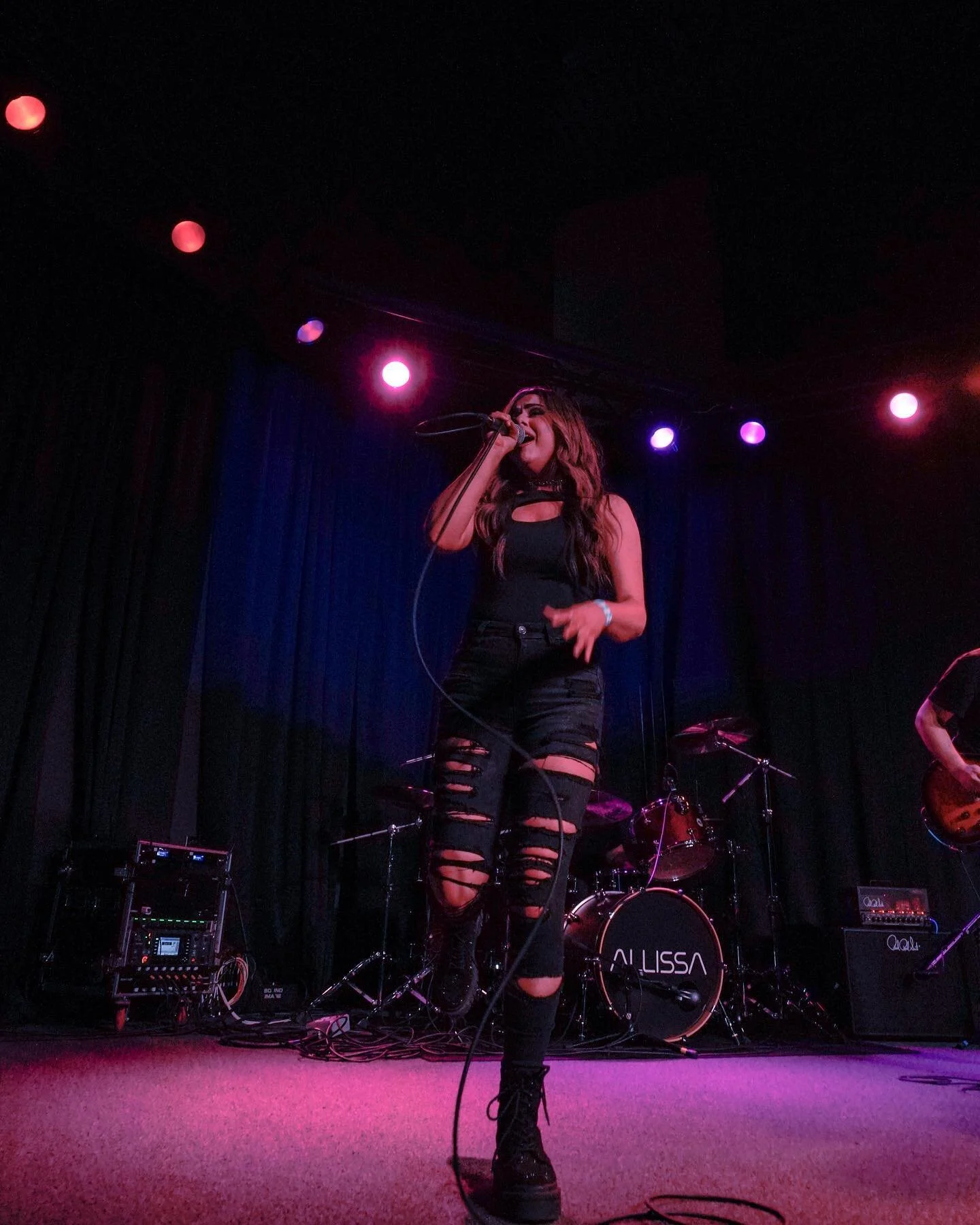 ALLISSA rocked the house down at Stage AE! 🤘

📸: @capturedbykullen @ethan__stoner 

#pointpark #pointparku #pointparkuniversity #pointparkproud #pittsburgh #pgh #entertainment #record #recordlabel #talentagency #music #singer #songwriter #release #