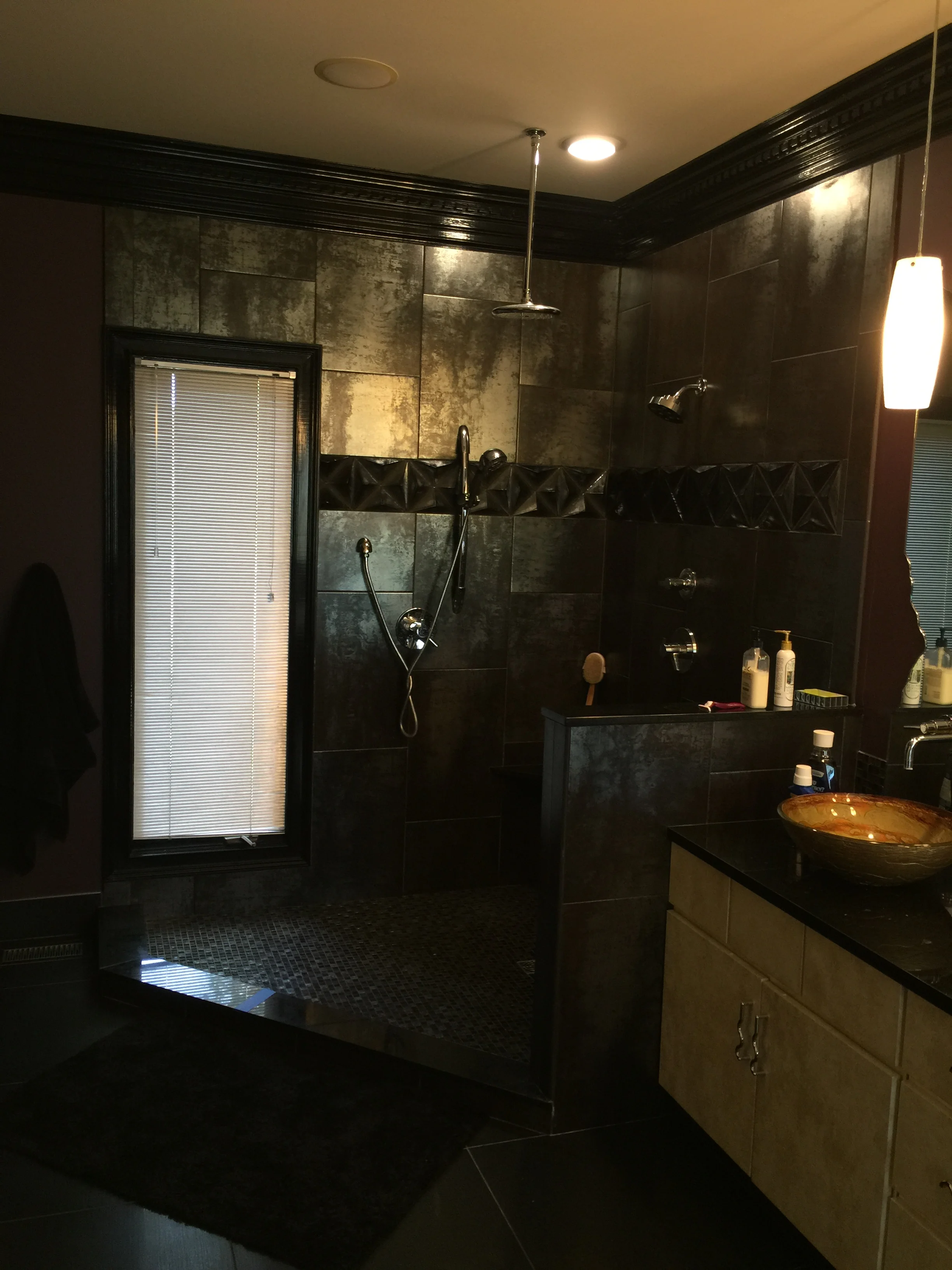 Master Bath (Before)