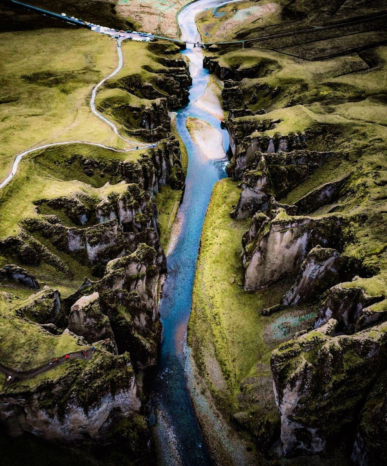 Morning explorers! 
Fja&eth;r&aacute;rglj&uacute;fur canyon is waiting for you, who&rsquo;s coming? 🇮🇸
Tag a buddy 🔜 ❄️
📸 : @jarvismj .
.
.
.
.
#iceland #icelandic #icelandtrip #icelandtravel #canyon #earthcapture #eastwesticeland #europe #chasm 