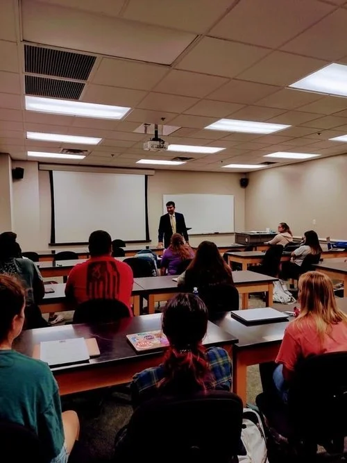 International public relations professional visited OC to share unique experiences and advice with students