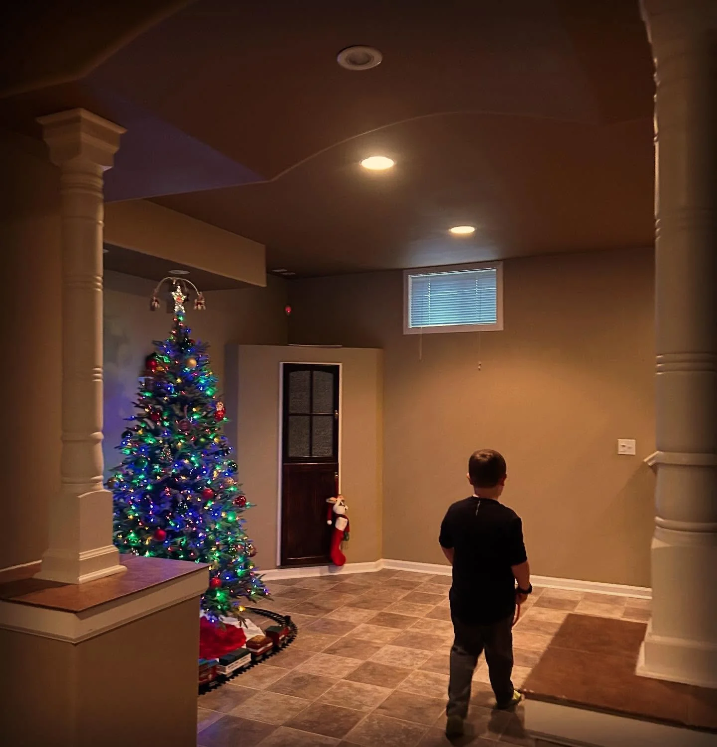 Happy Holidays to everyone! Sending love &amp; hugs.❤️#taraashdesign