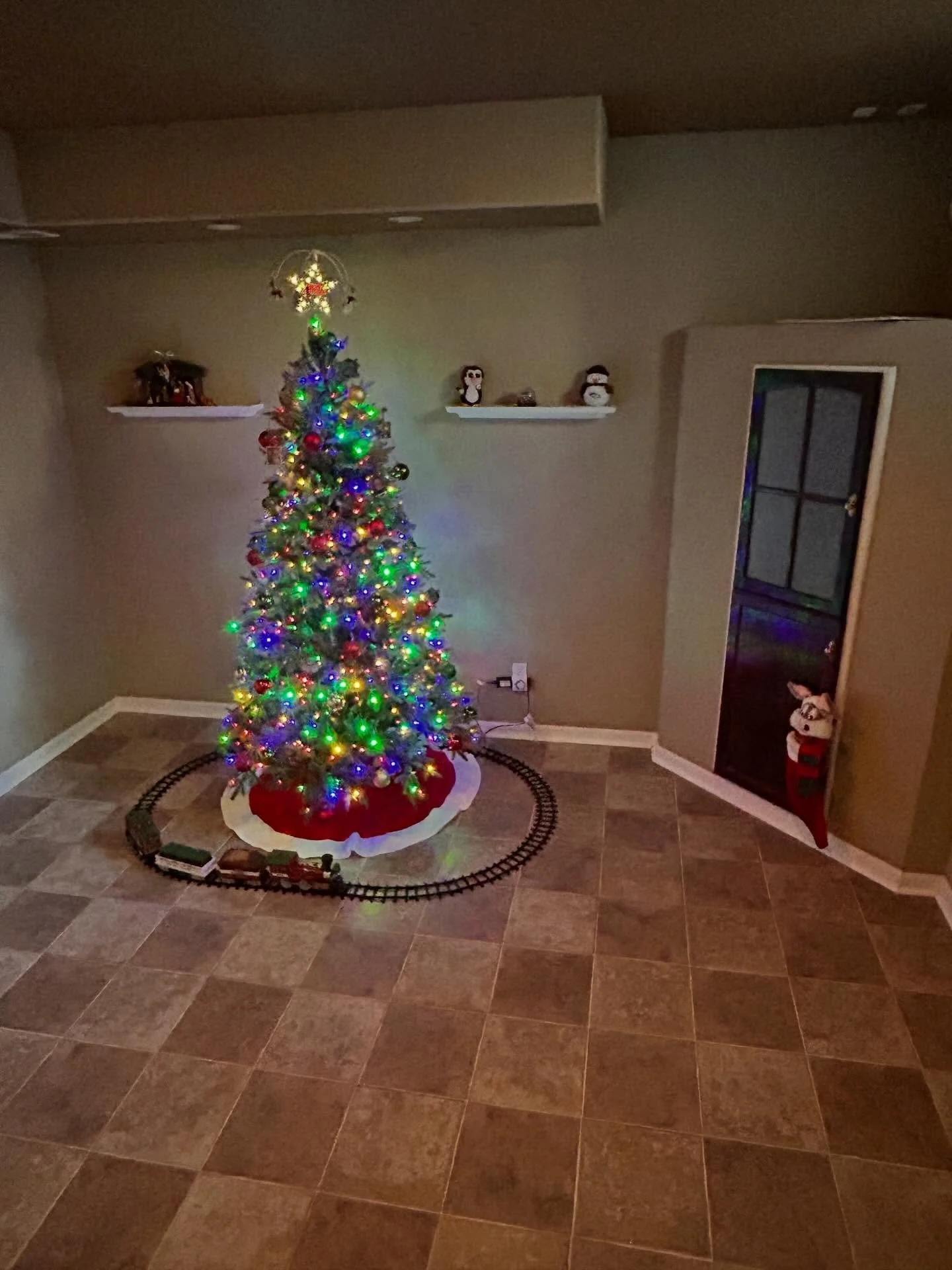 Happy Holidays!!❄️Wishing you love, joy &amp; peace this season.❤️