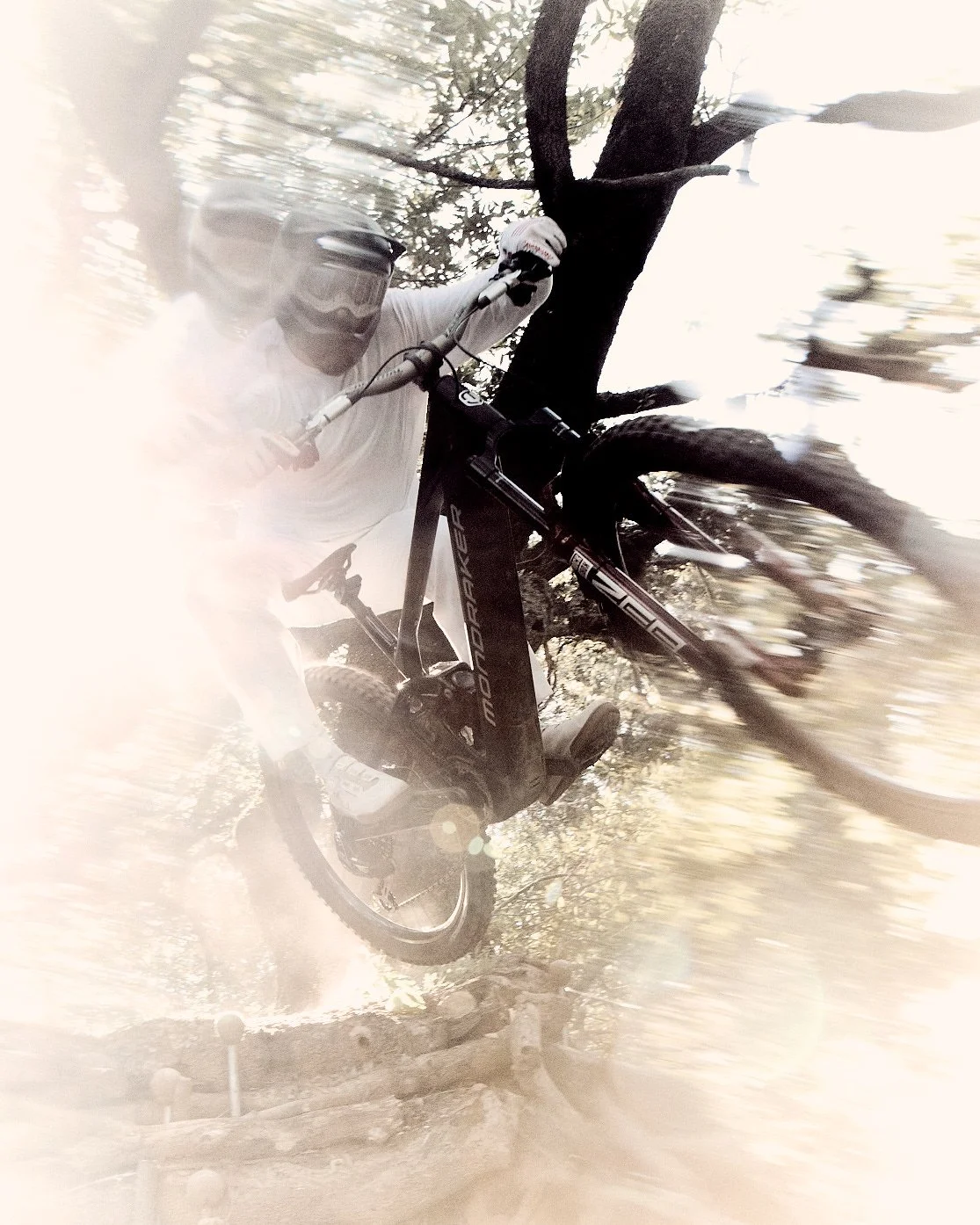 260311_mondraker_swipe_right_0047.jpg