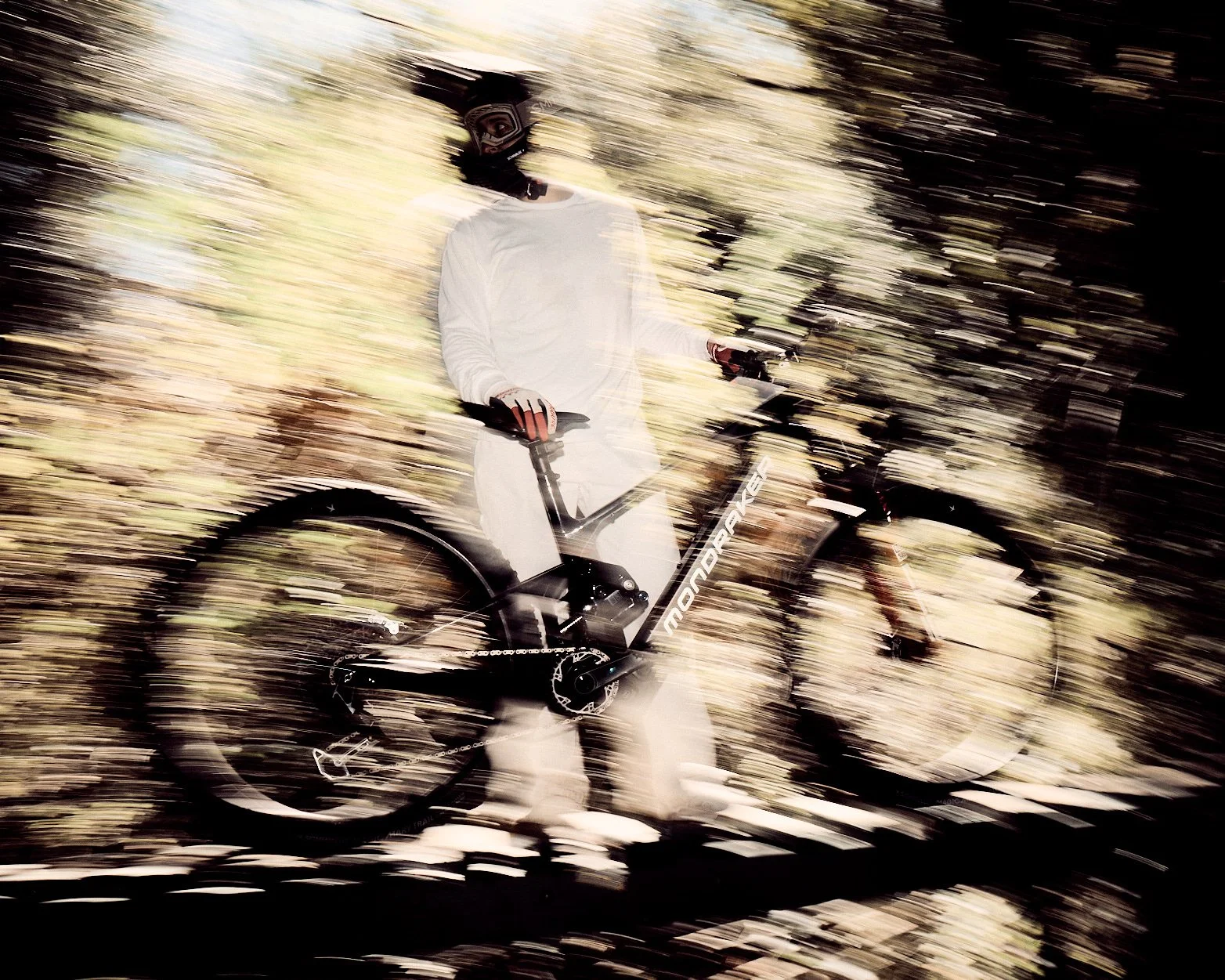 260311_mondraker_swipe_right_0704.jpg
