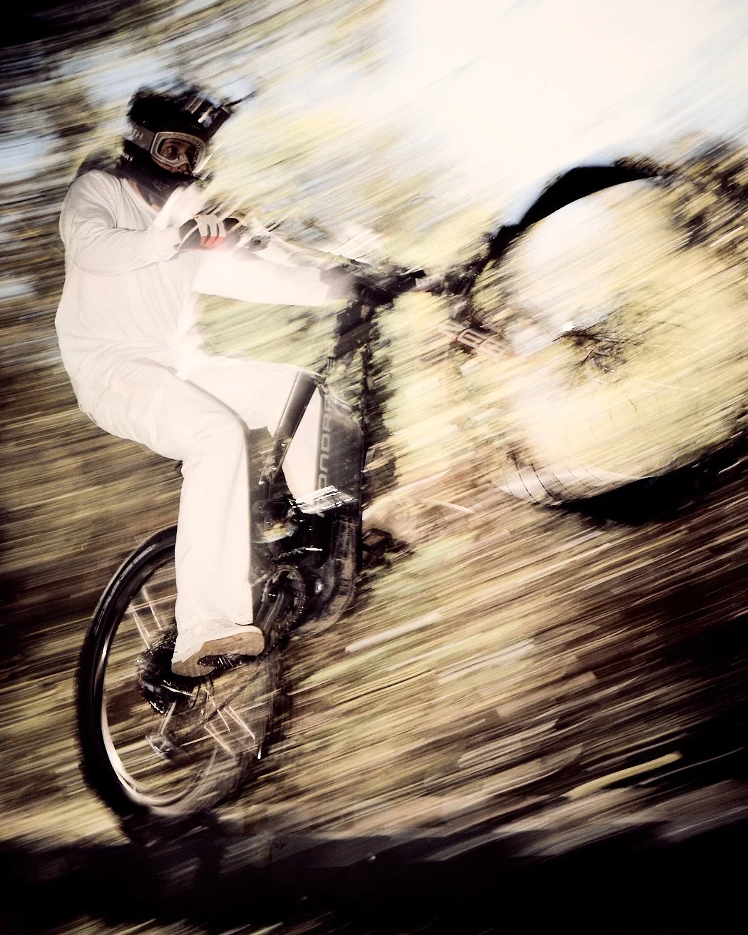 260311_mondraker_swipe_right_0719.jpg