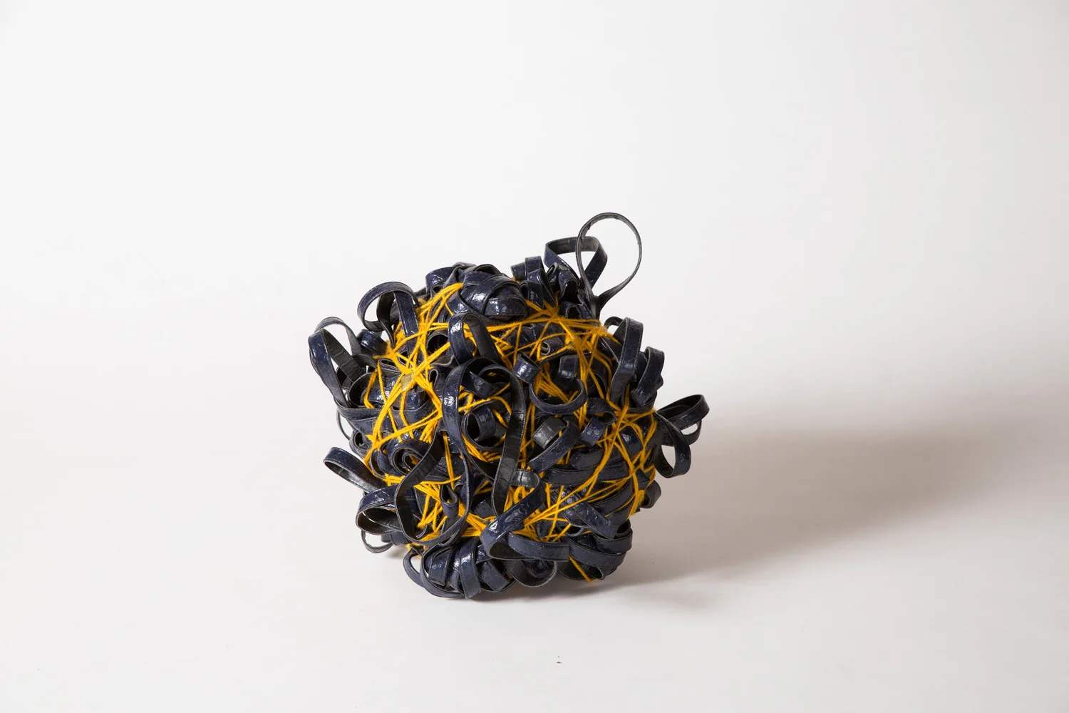faux-leather-belt-spore.jpg