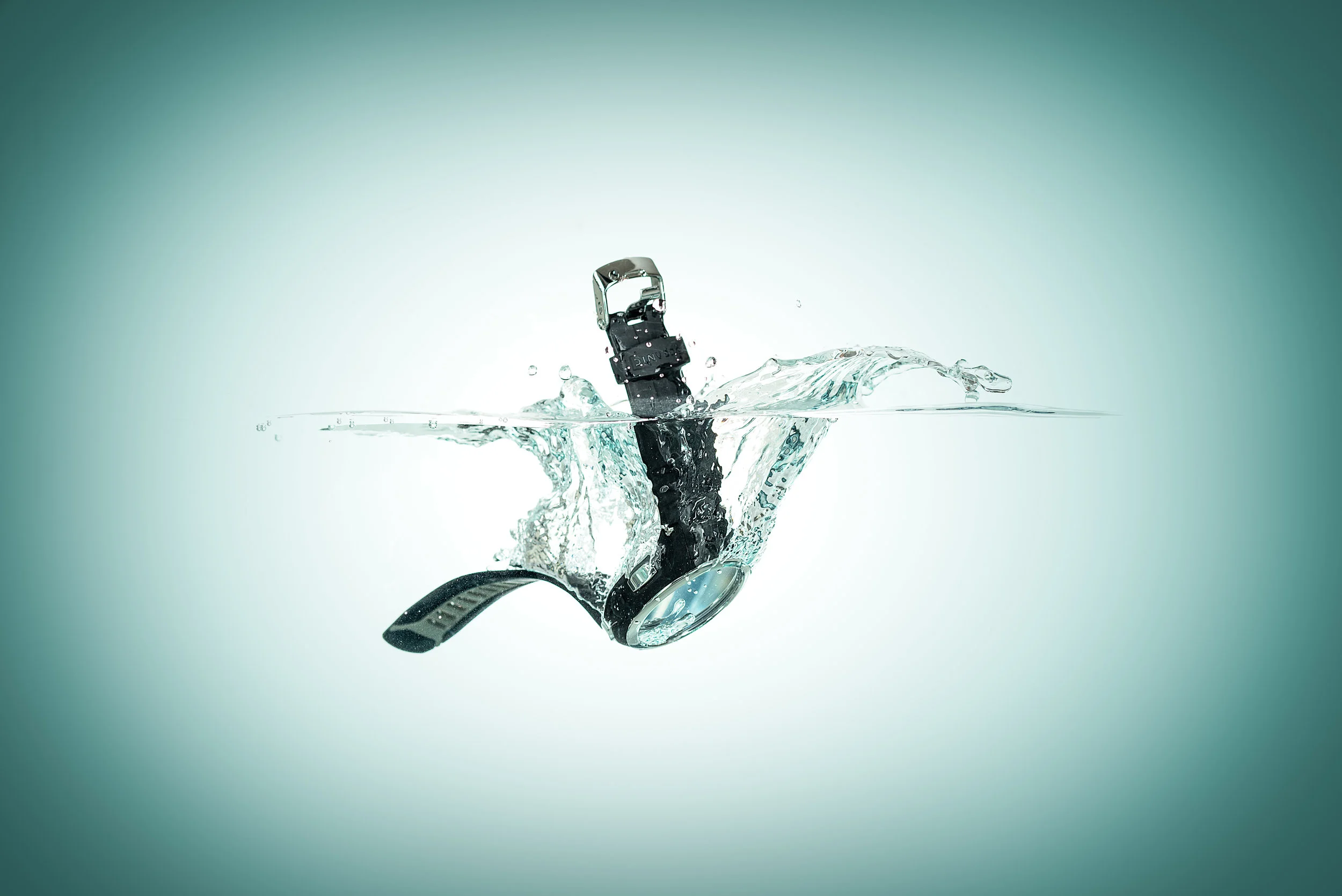 Jason_Carncross_Commercial_Photographer_Product_Denver_Photography_Oceanic_Dive_Computer_Under_Water_02.jpg