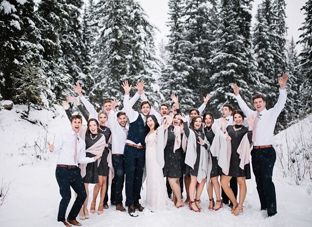 Big bridal parties are more fun 🙌🏻⠀⠀⠀⠀⠀⠀⠀⠀⠀
.⠀⠀⠀⠀⠀⠀⠀⠀⠀
. #ivyandrosephoto #kelownaphotographer #okanagan #okanaganphotographer #kelownaweddingphotographer #okanaganweddingphotographer #thatsdarling #loveauthentic #chasinglight #weddingseason #realw