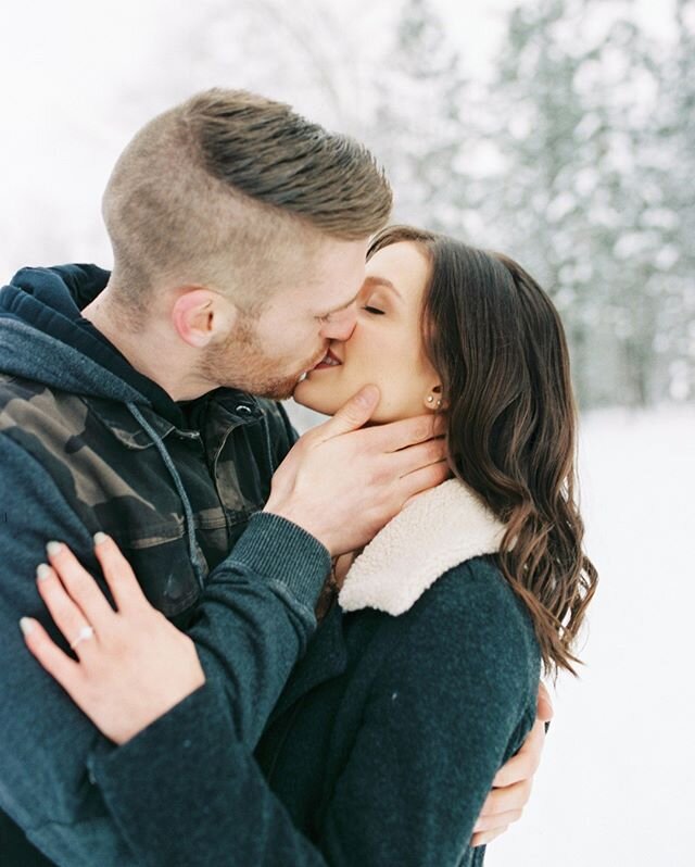 Winter may be long but it is pretty theres no doubt about it. #ivyandrosephoto #kelownaphotographer #okanagan #okanaganphotographer #kelownaweddingphotographer #okanaganweddingphotographer #thatsdarling #loveauthentic #chasinglight #engagement #winte