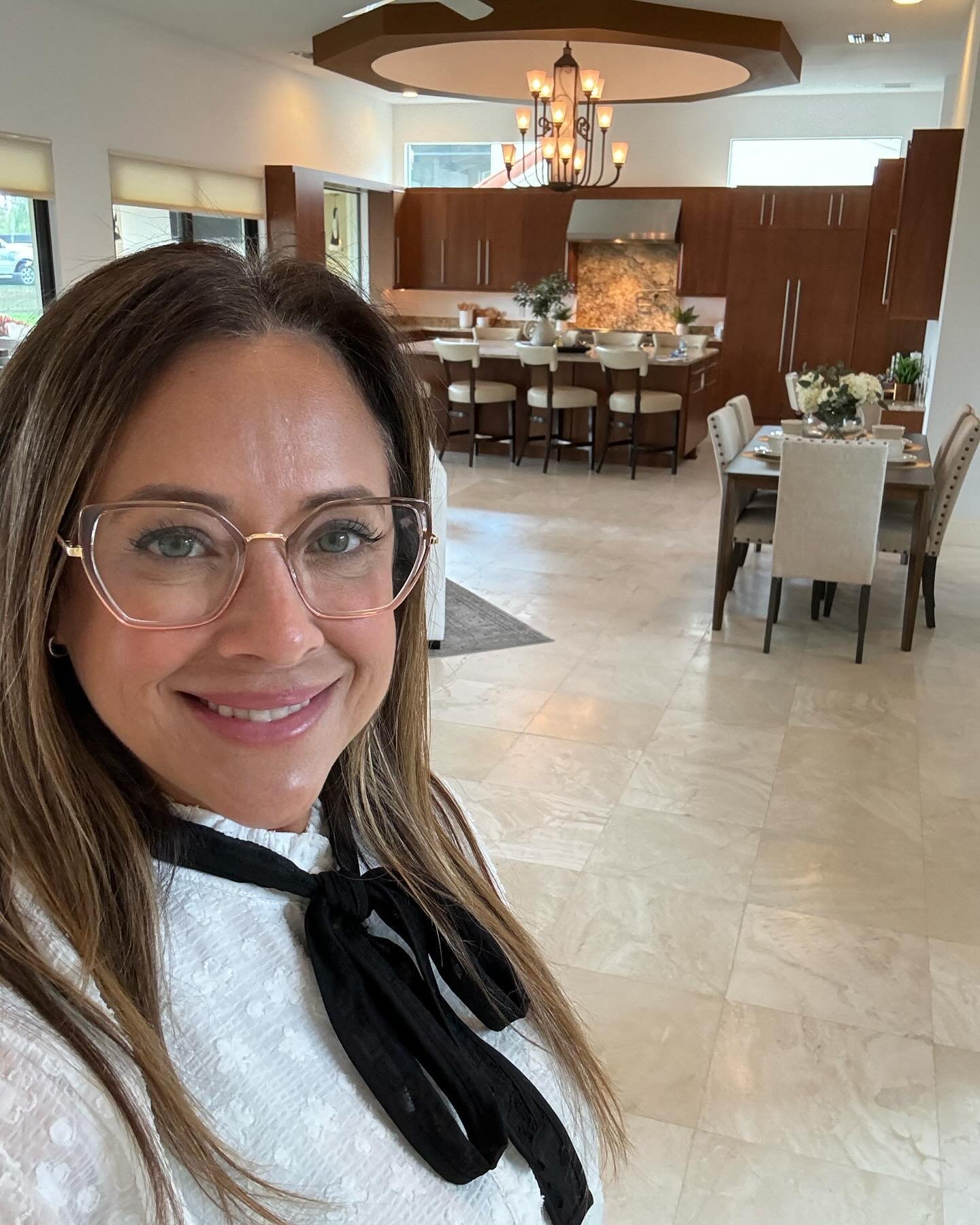 Join us today and tomorrow 3/9 and 3/10 for the final two days of the #arnoldpalmerinvitational for an #openhouse here on hole #1 of the charger course. #luxury #customhome #golffrontorlando #bayhill #orlandorealestate #drphillips #restaurantrow @bhh