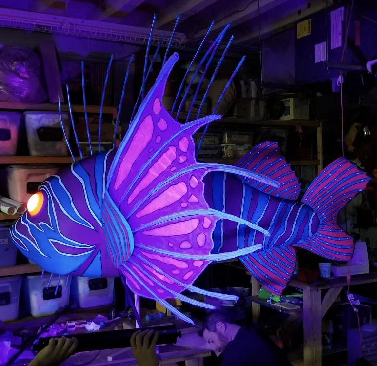  Giant lionfish designed by Dan Cook and patterned by Laura at Monkey Boys Productions. Finishing assembly and kinetics by Monkey Boys team, for Sea World Electric Ocean parade. 