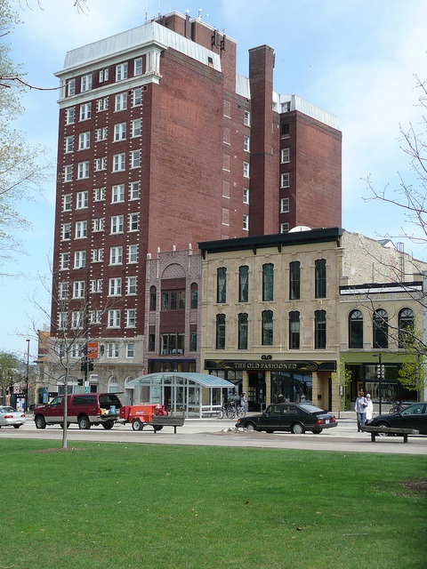 Pinckney Street, Capitol Square, Madison