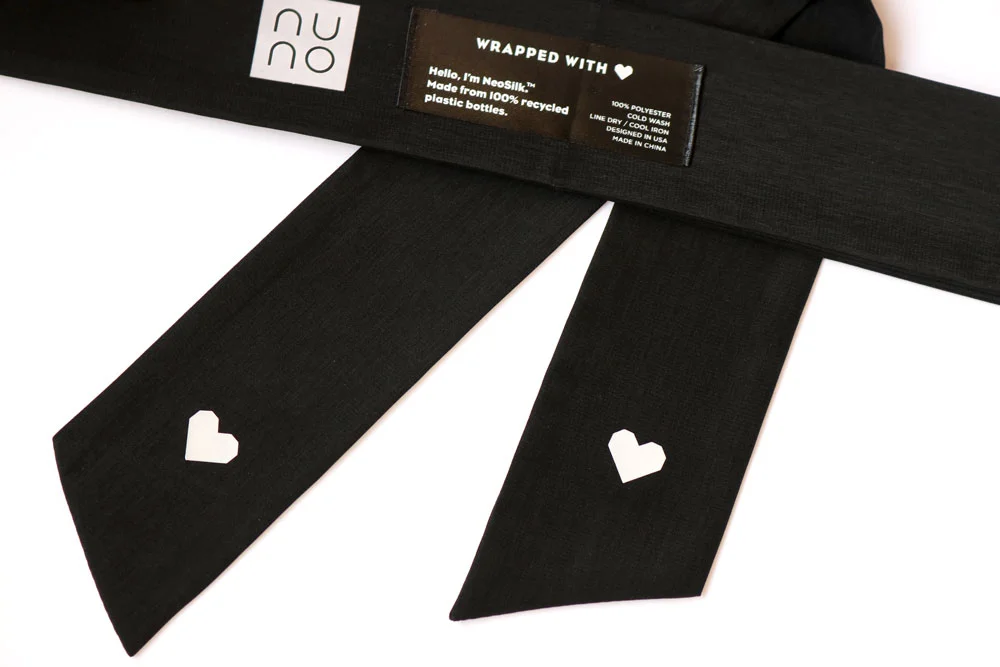 Nuno_SkinnyScarf_Black_Detail.jpg