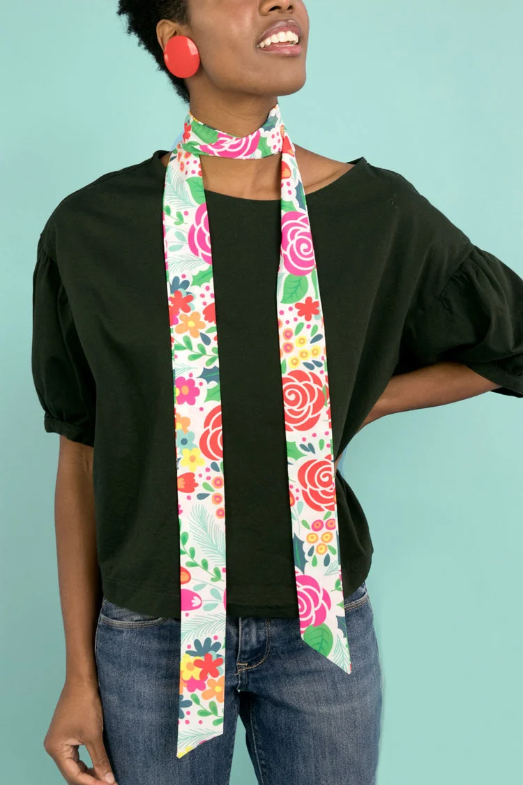 Nuno_SkinnyScarf_Flora_2.jpg