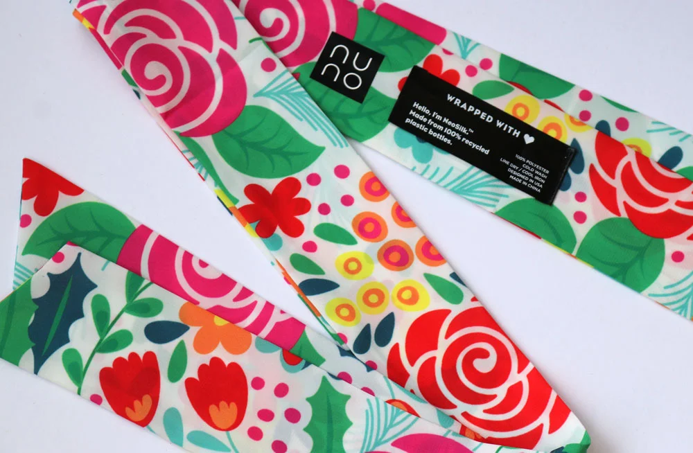 Nuno_SkinnyScarf_Flora_Detail.jpg