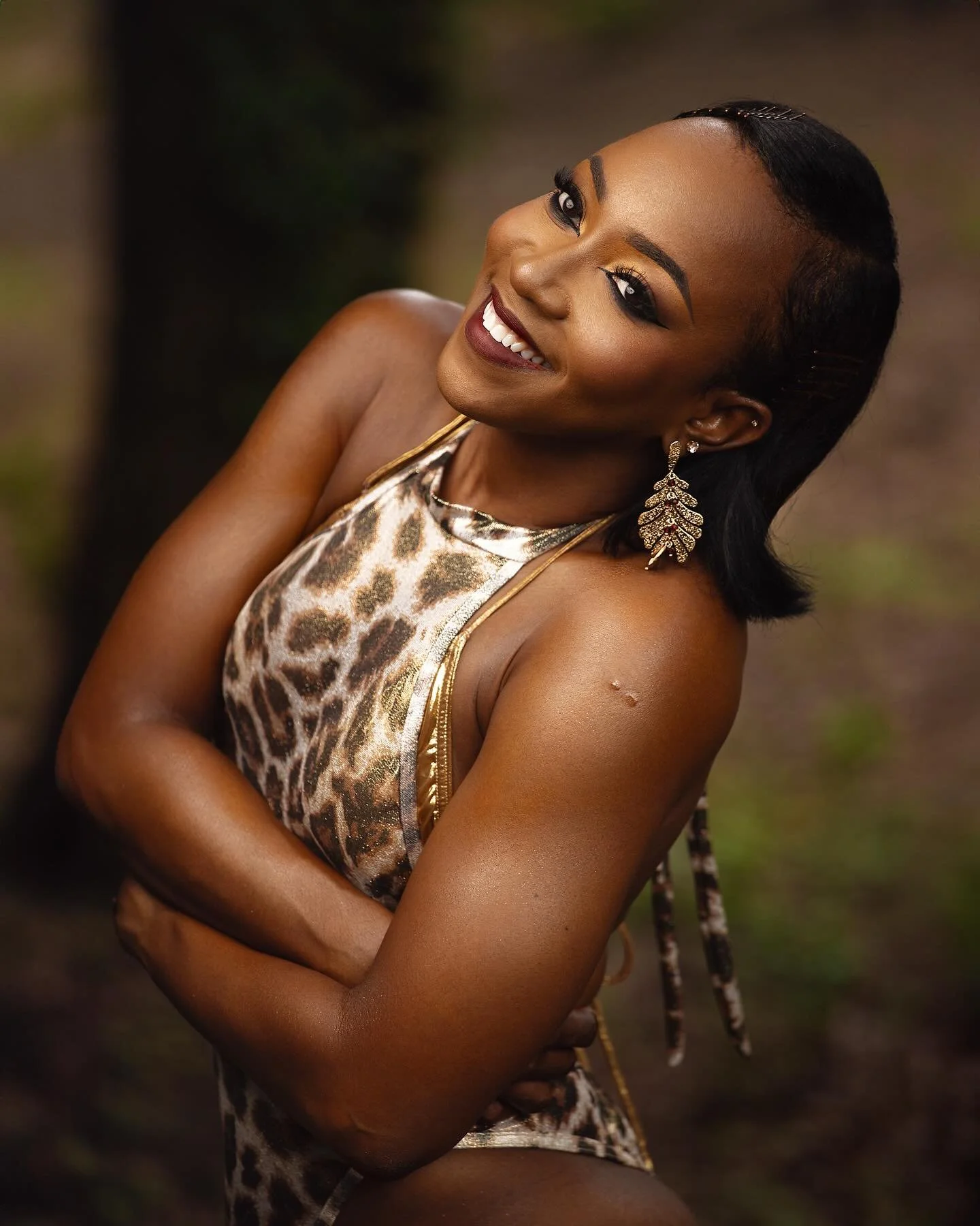 Stepping out into the wild with joy in my heart! ✨

Thanks for all of the birthday greetings 🙏🏾

📸: @shaethephotographer 
💄: @dose.of.dazzle 
👙: @tropixswim 
✨: @immortellebeauty 

#BrandingMe #ScorpionQueen #NovemberBabe #JungleQueen #TropixSwi