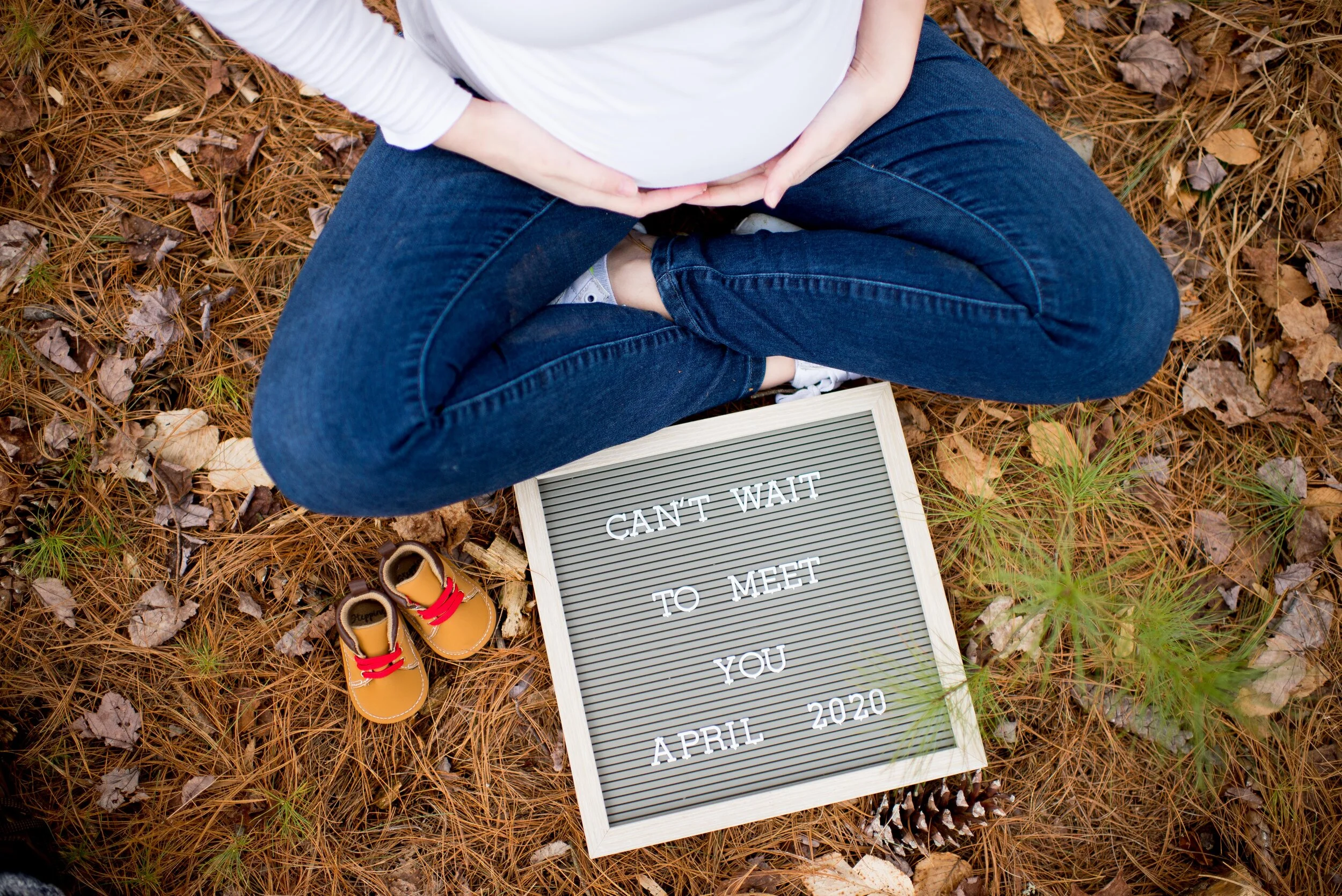 at home maternity session in wurtsboro