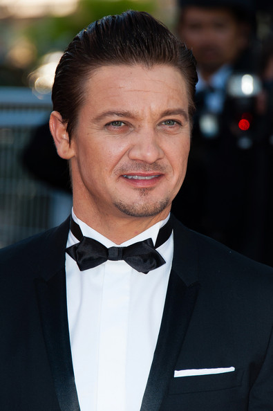 0048_Jeremy Renner Immigrant Premieres Cannes 8vMa5NYNRf5l.jpg